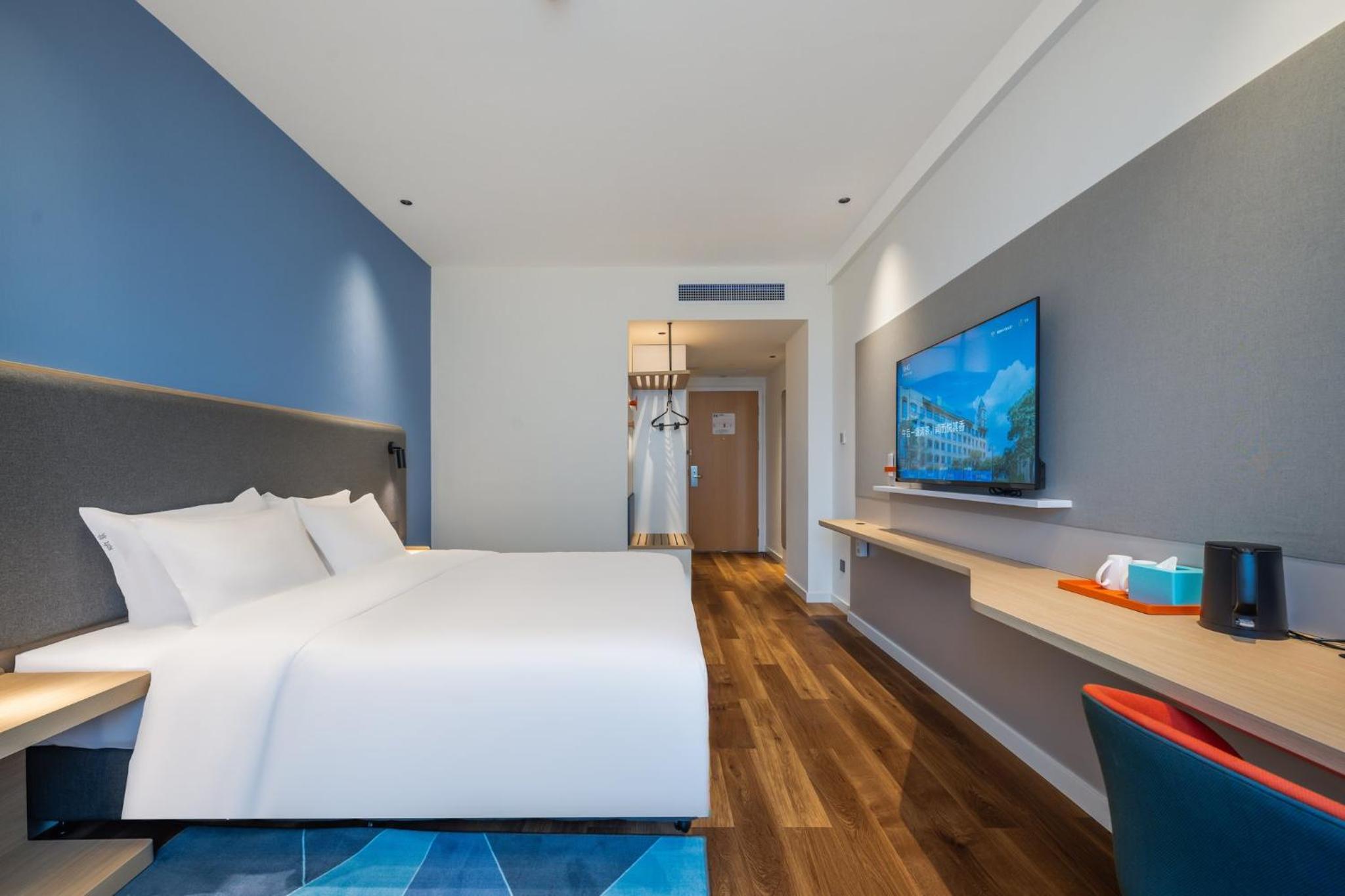 Standard King Room photo 1