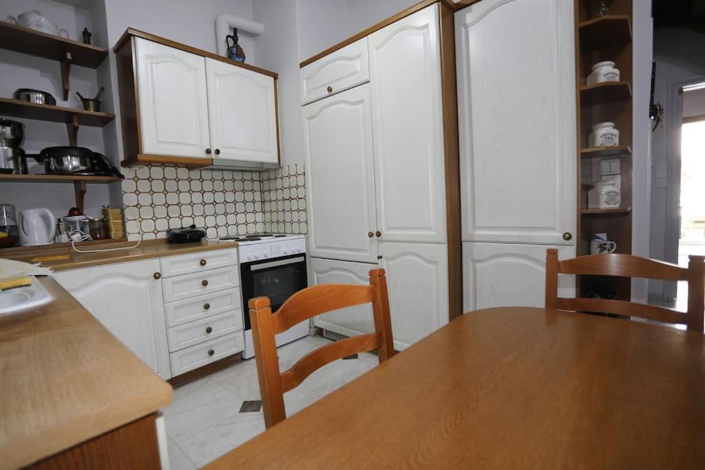 Three-Bedroom House photo 2