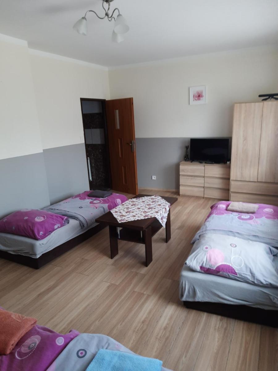 Quadruple Room with Private Bathroom - Photo 3