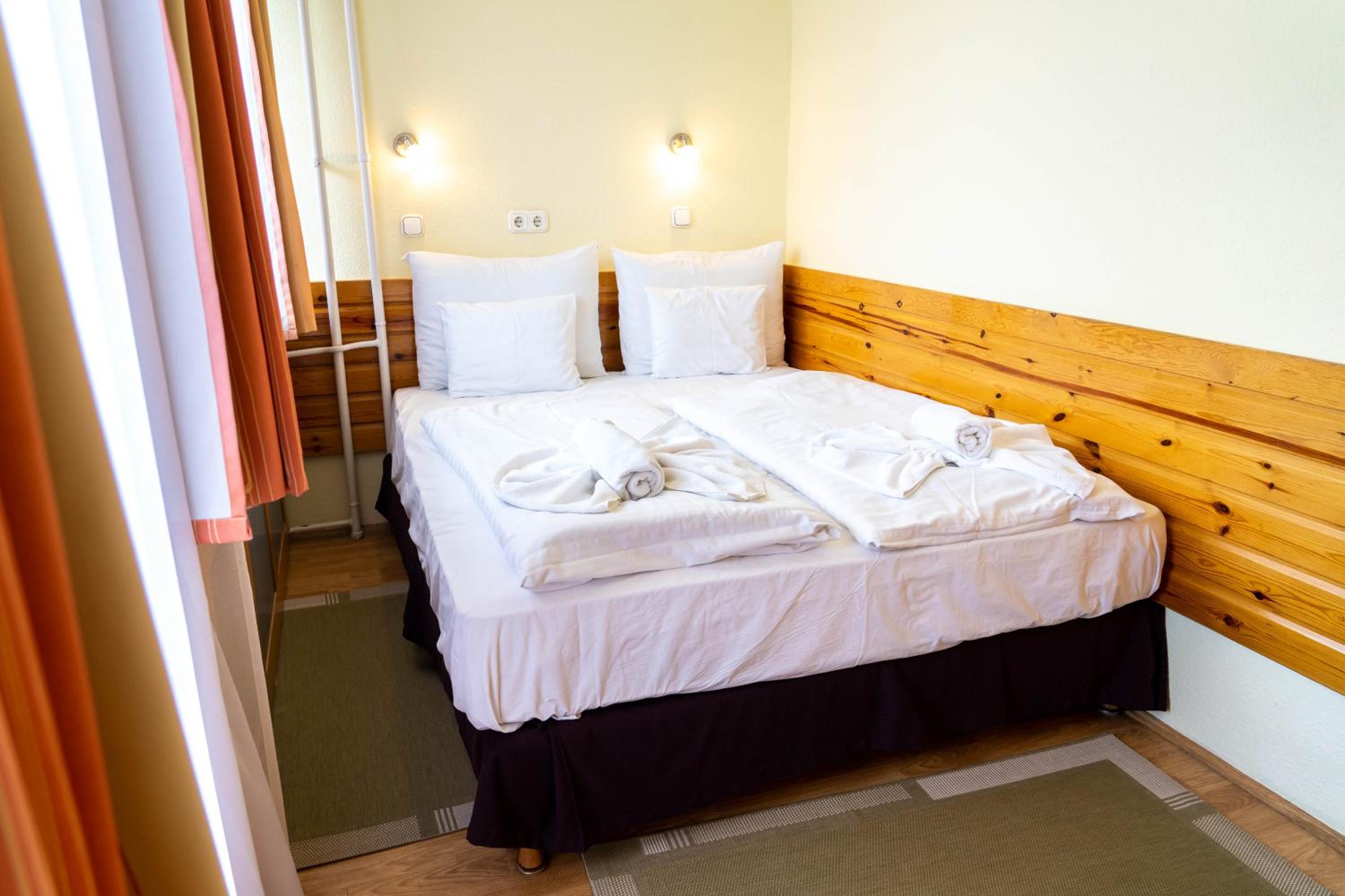 One-Bedroom Apartment - Photo 5