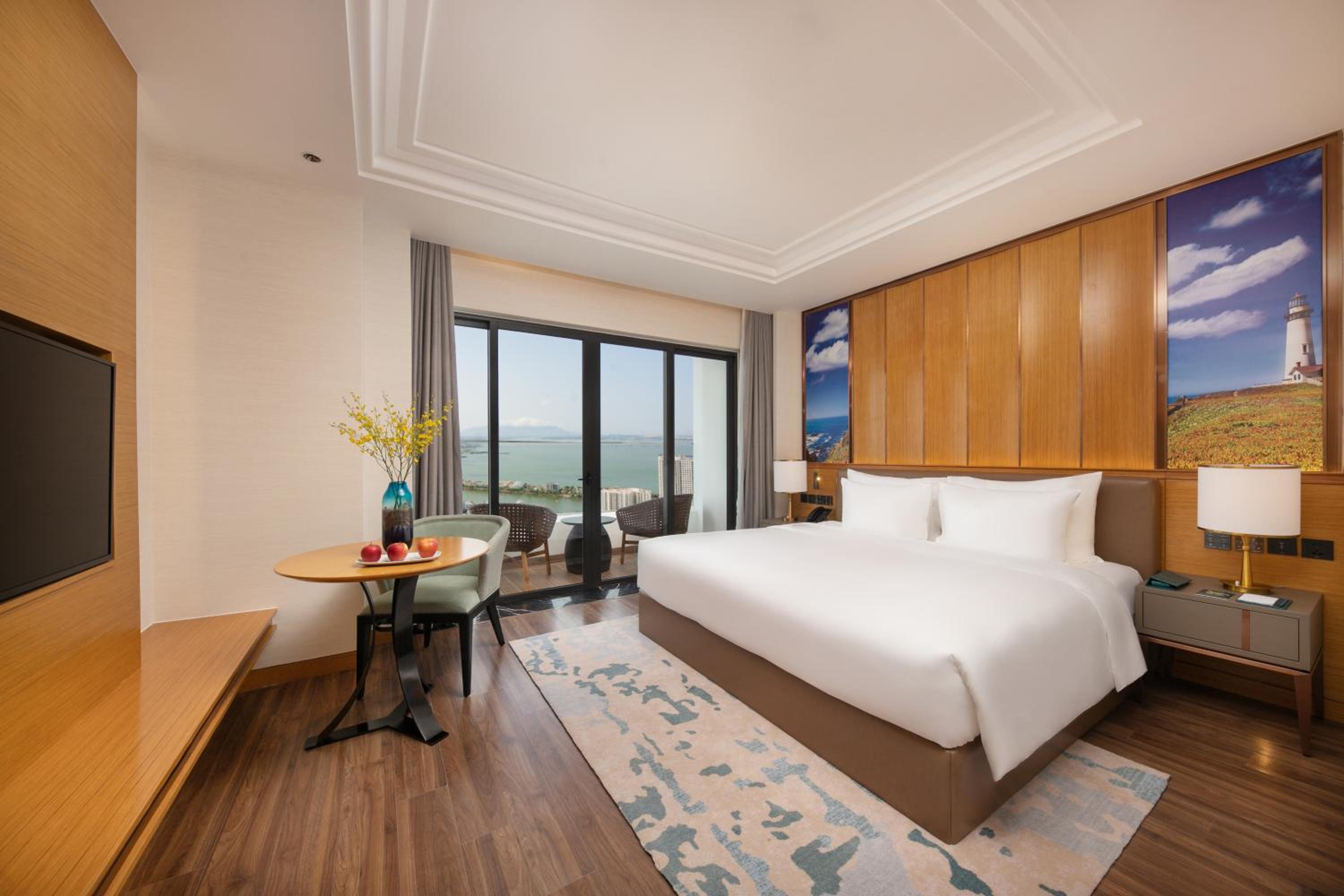 ​Premium Bayview Double Room - Photo 5