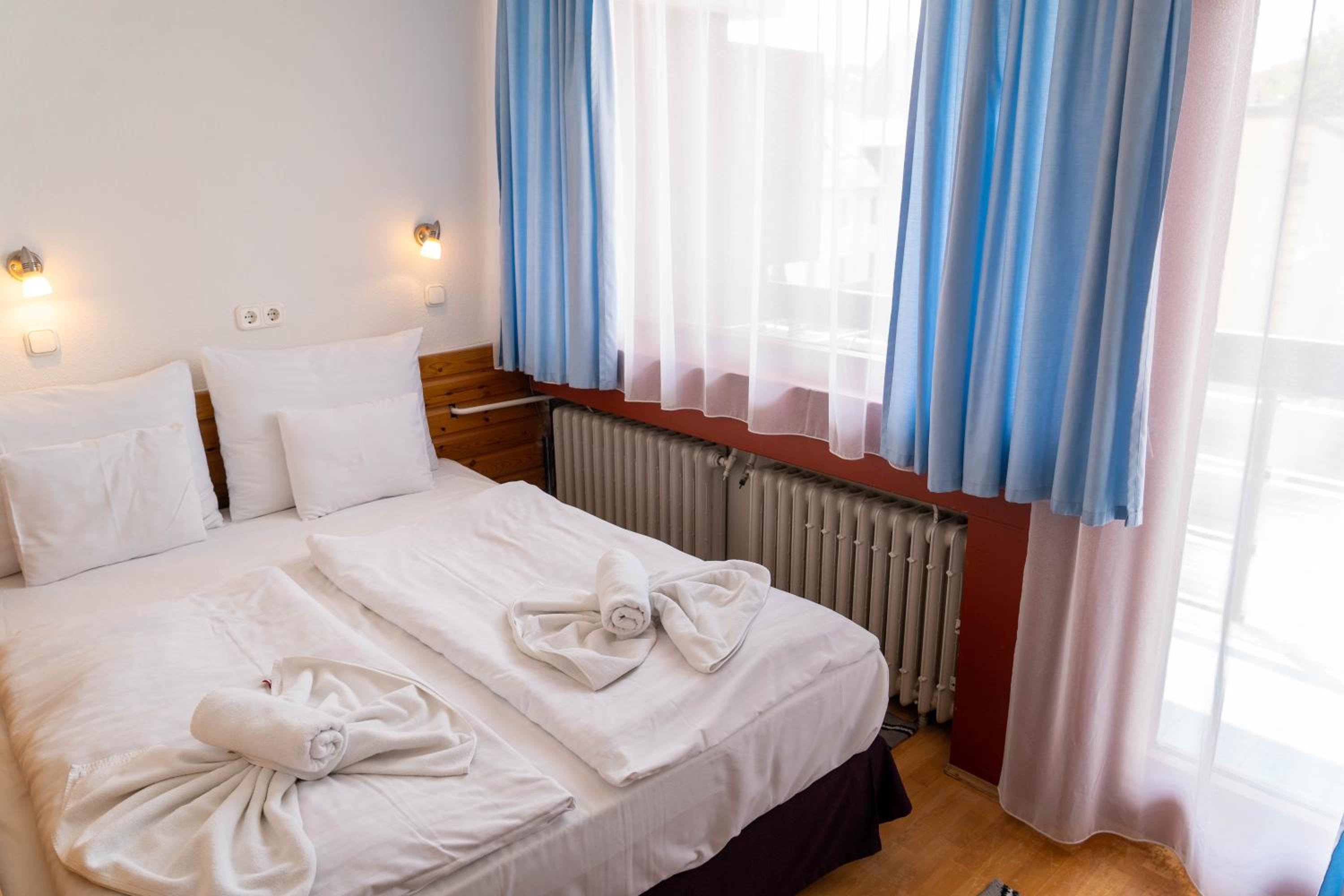 Standard Double Room - Photo 3