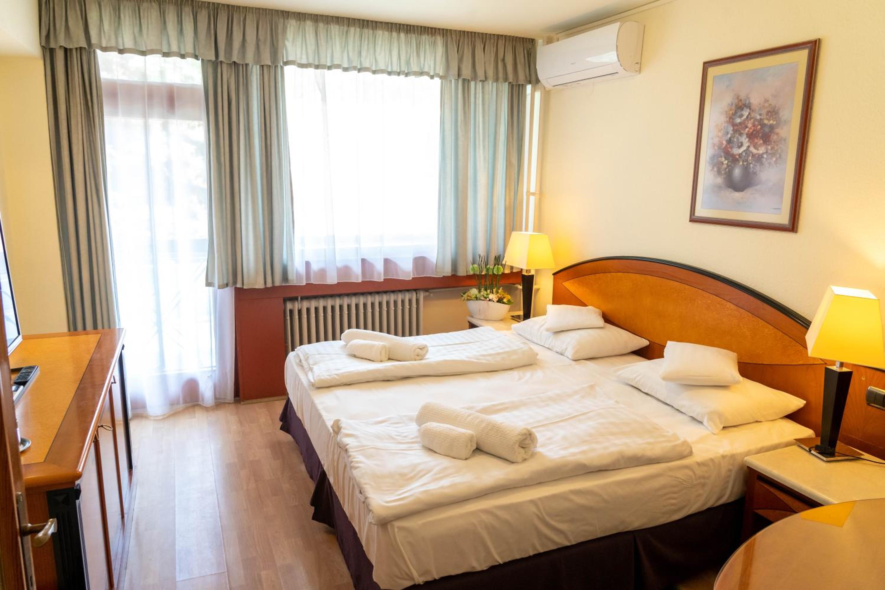 Standard Double Room - Photo 2