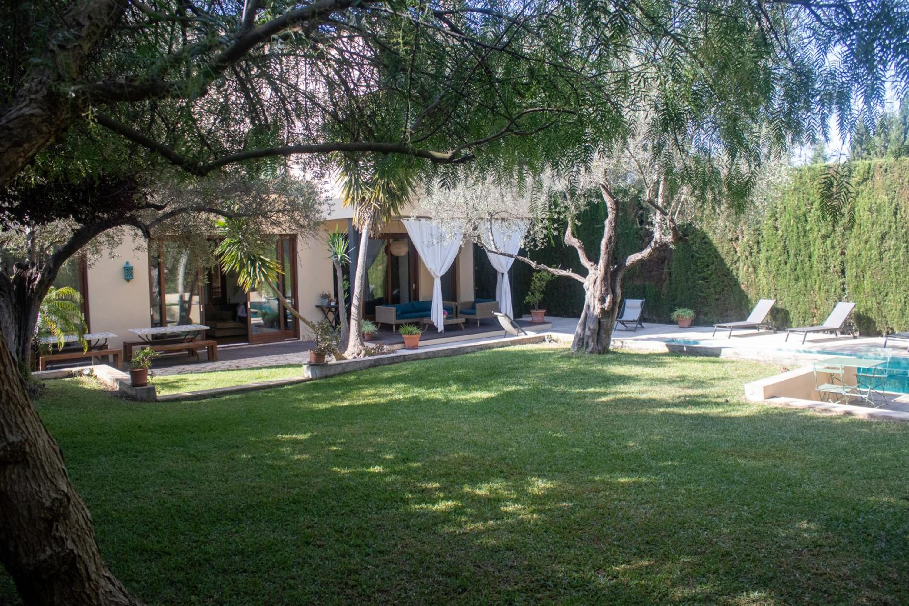 Six-Bedroom House - Photo 96