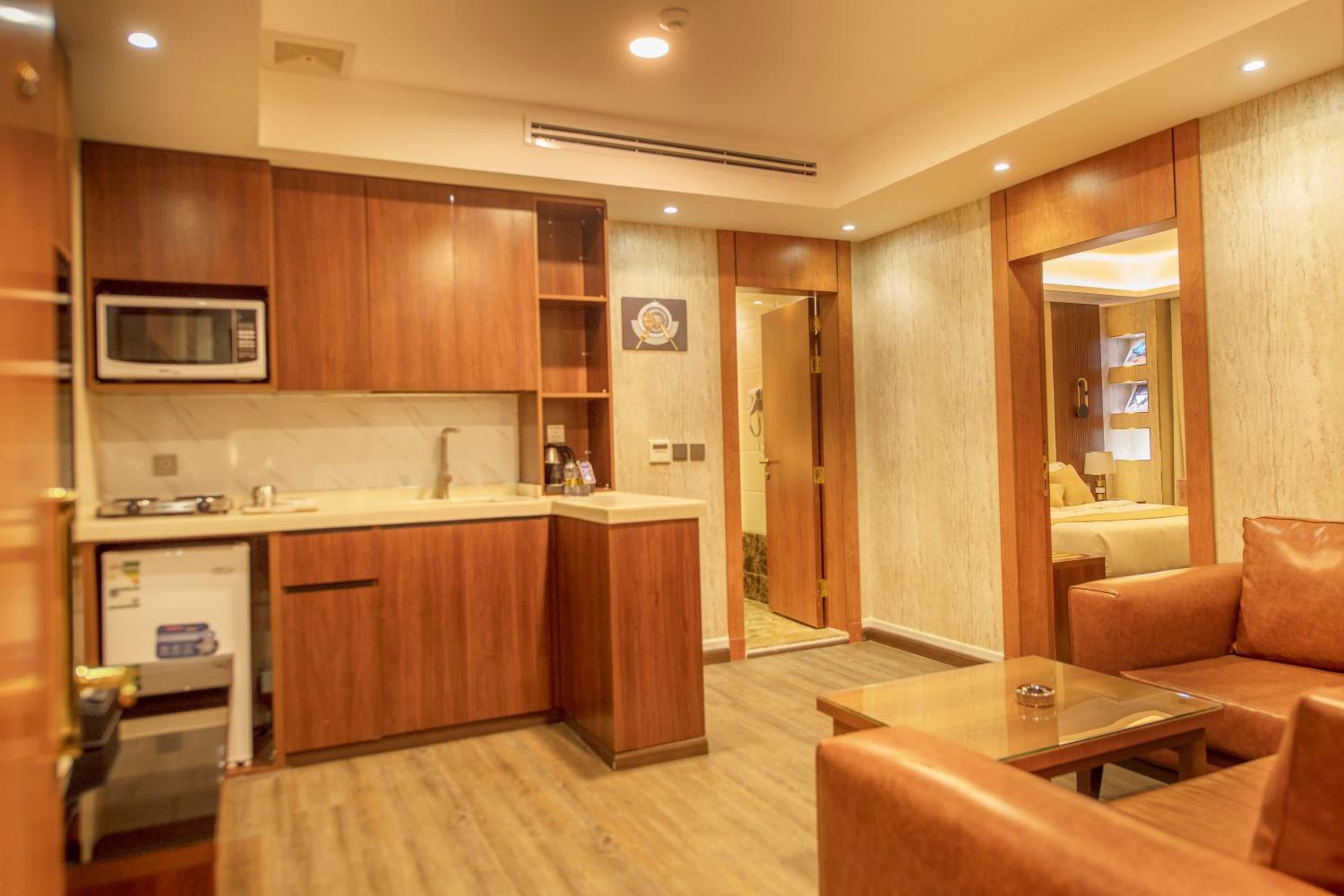 Deluxe King Suite