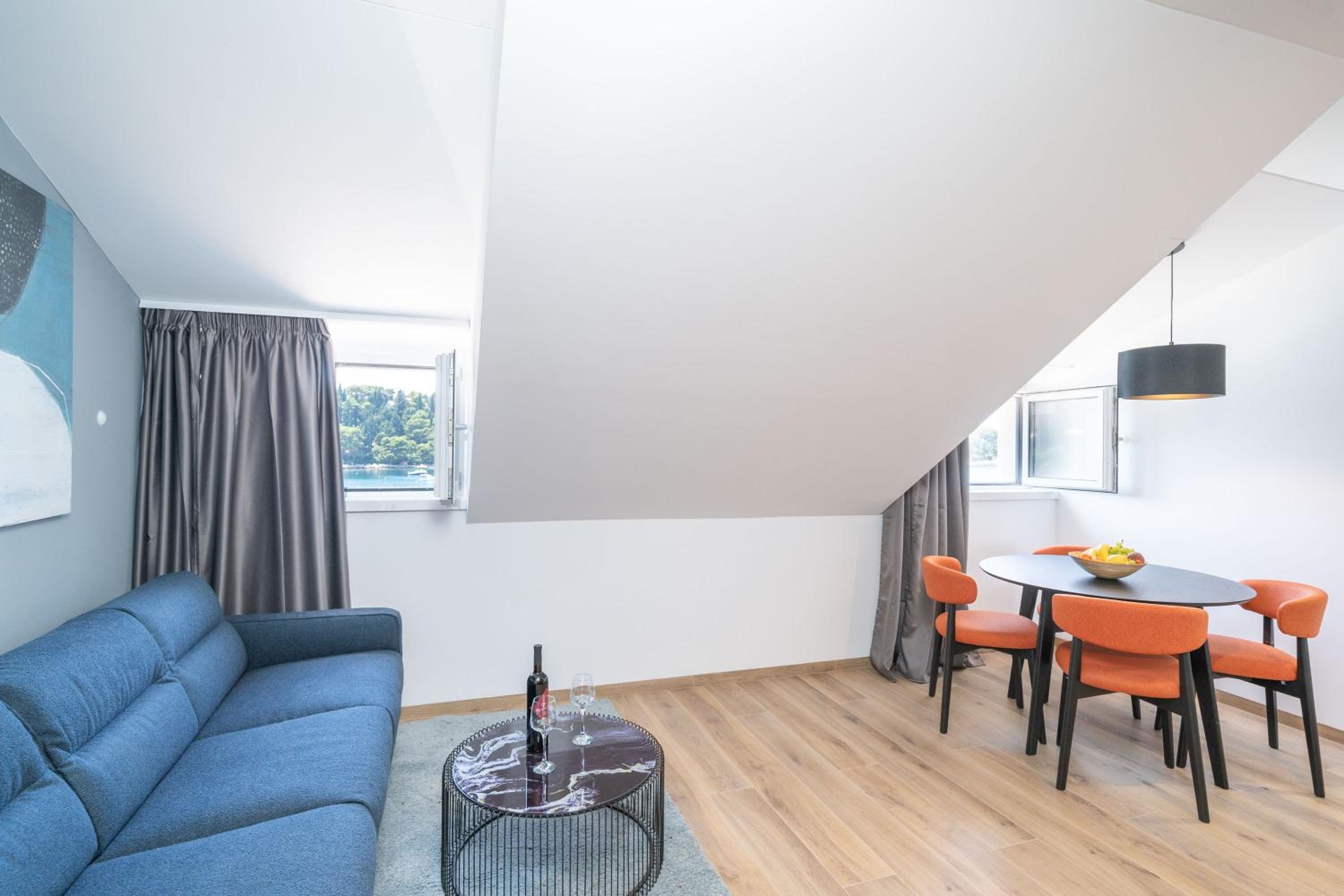 One Bedroom Apartment with Sea View photo 1