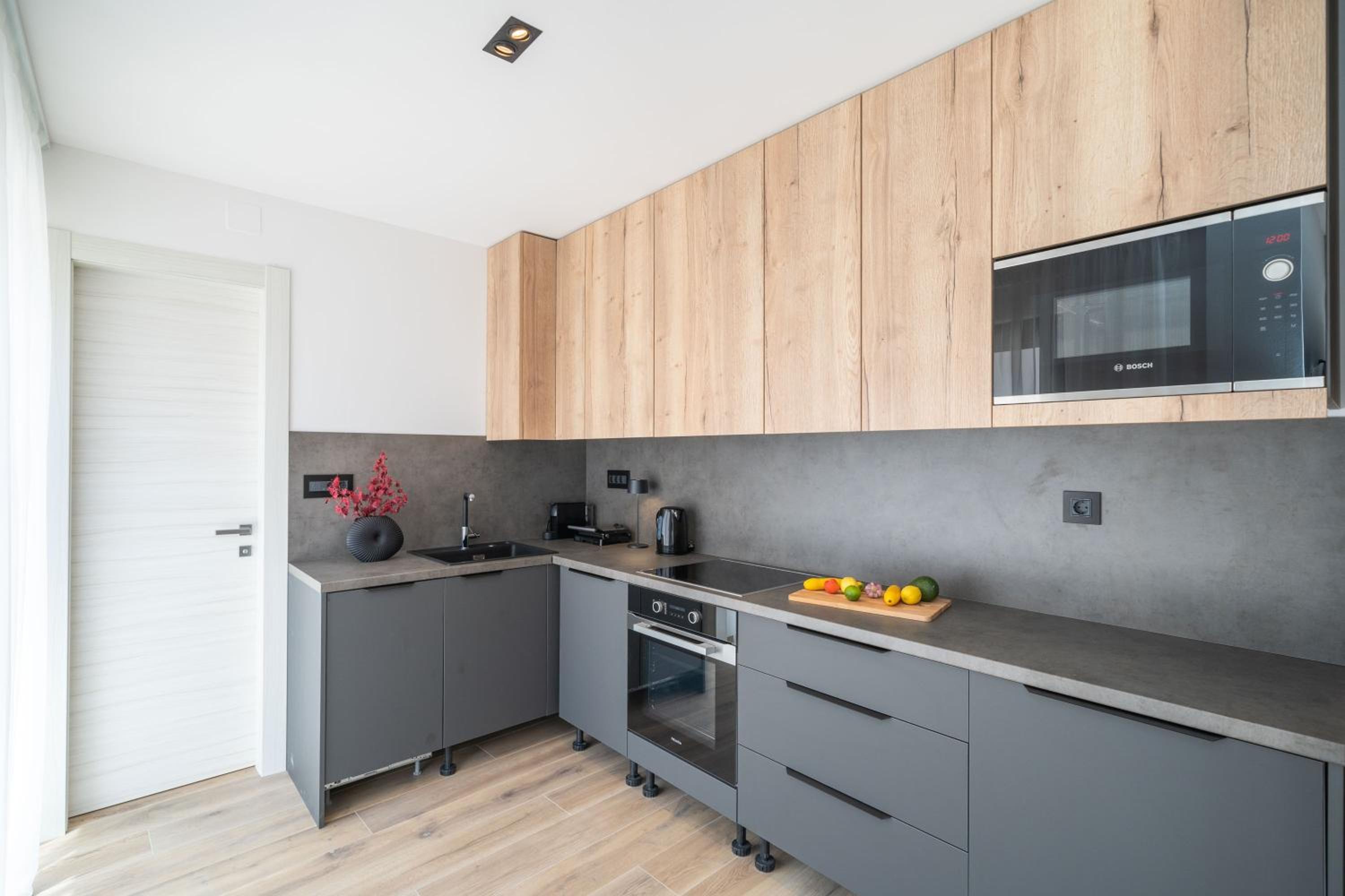 Luxury One Bedroom Apartment with Terrace photo 2