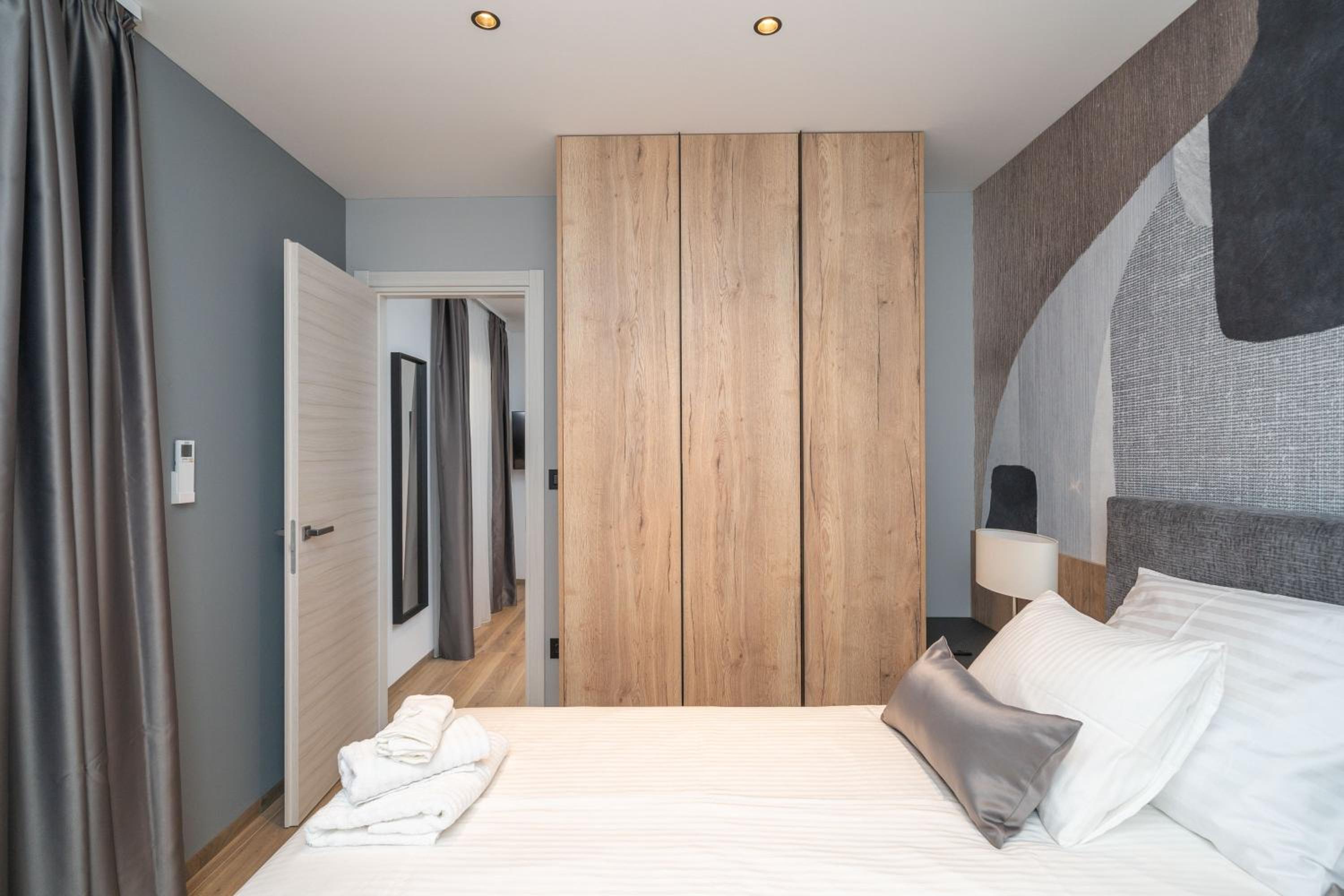 Premium One Bedroom Apartment with Sea View photo 2