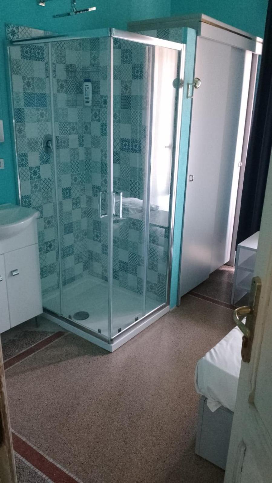 Deluxe Single Room photo 3