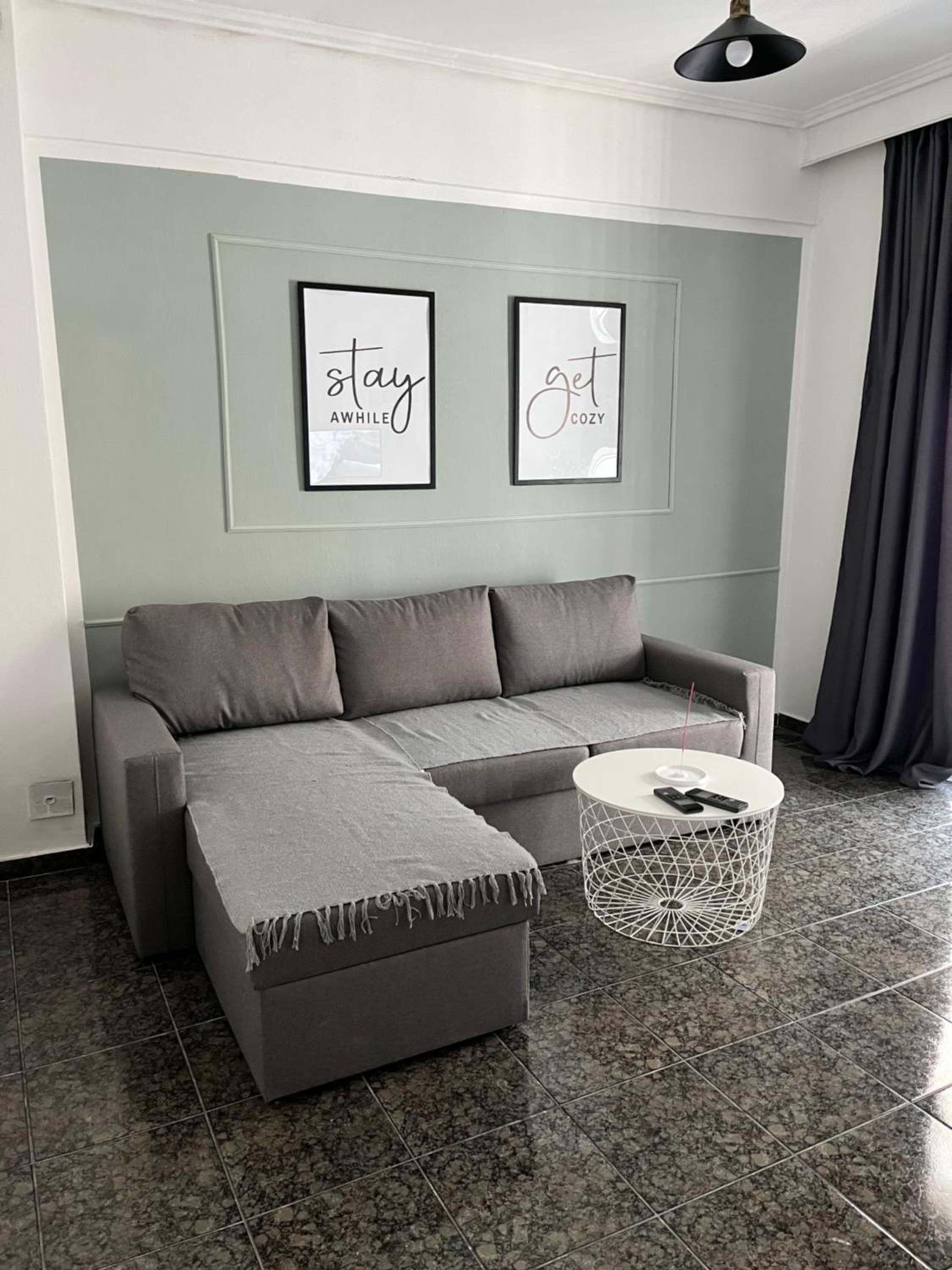 One-Bedroom Apartment photo 1