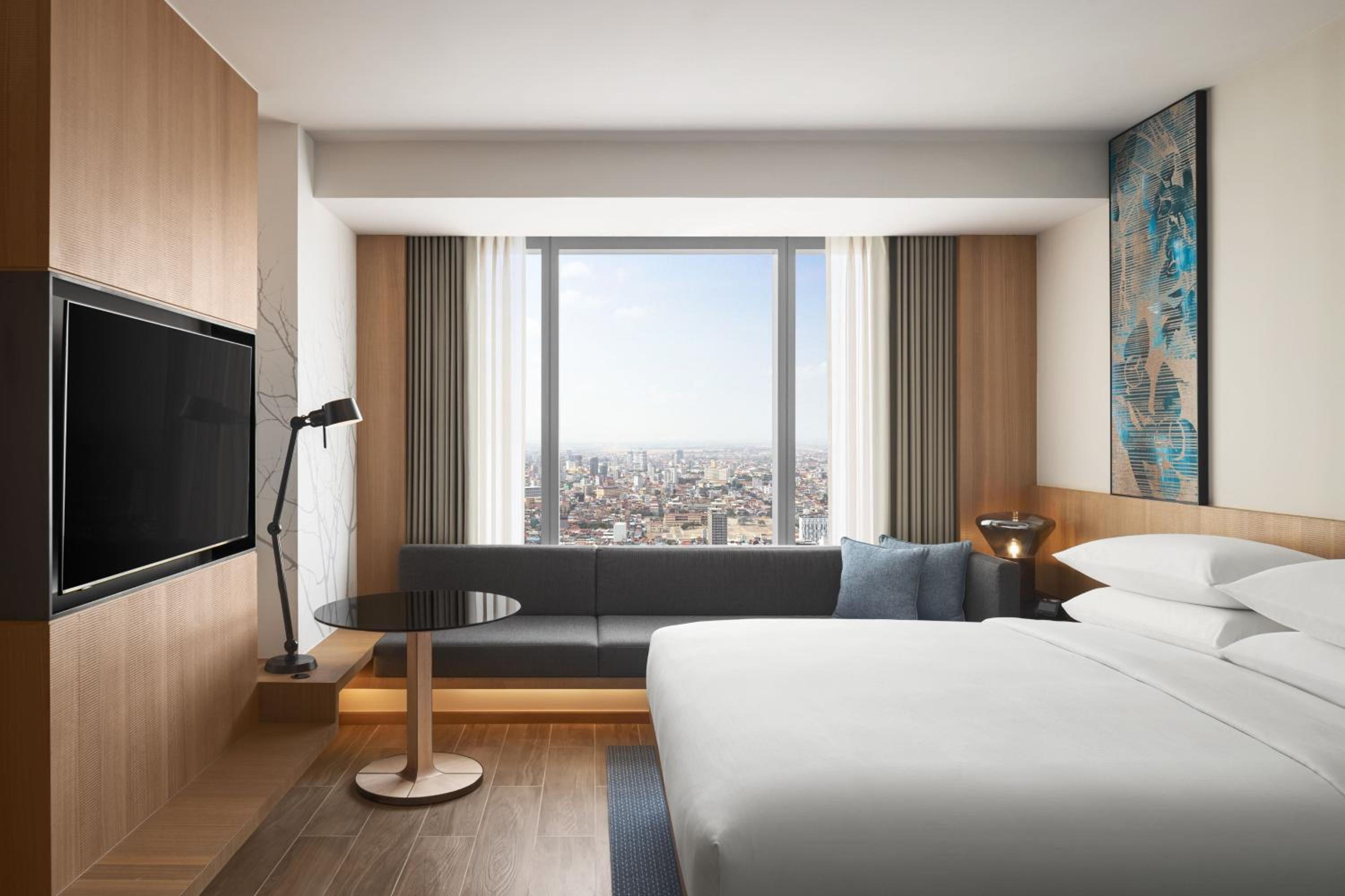 Deluxe King Room - Photo 6