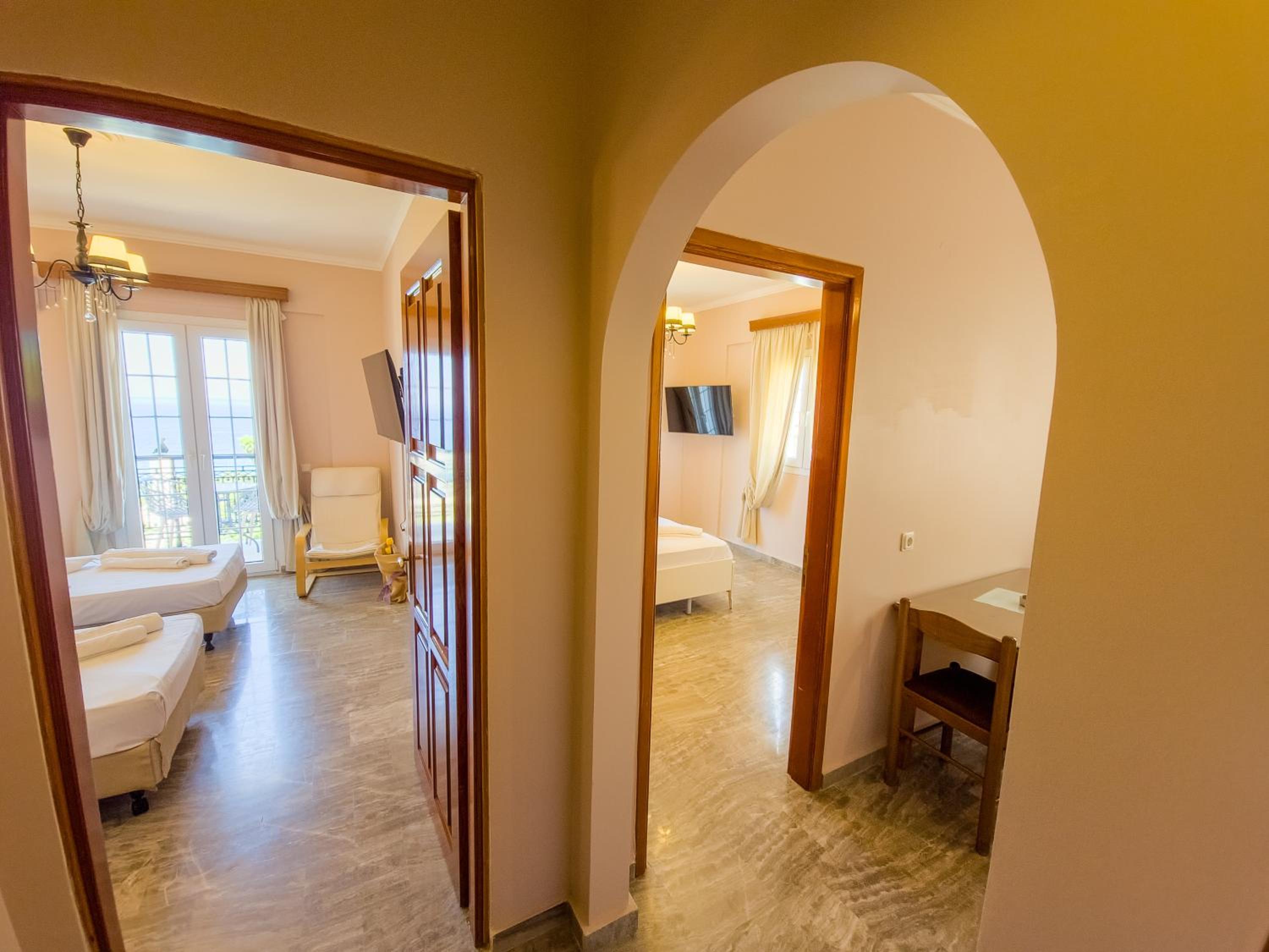 King Suite with Sea View photo 3
