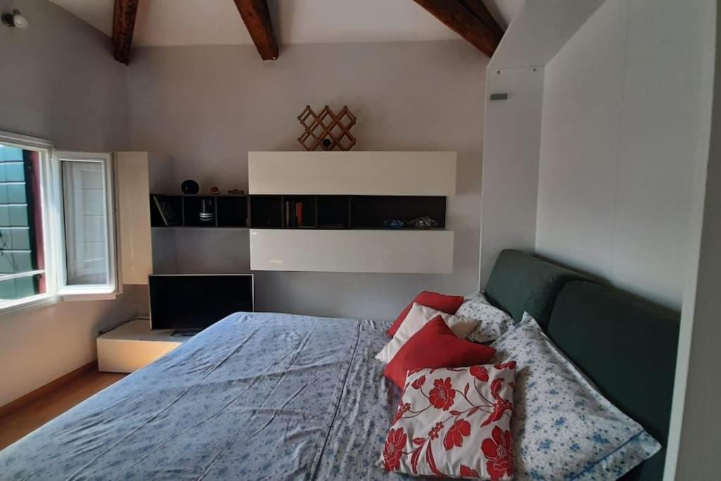 Studio Apartment photo 1