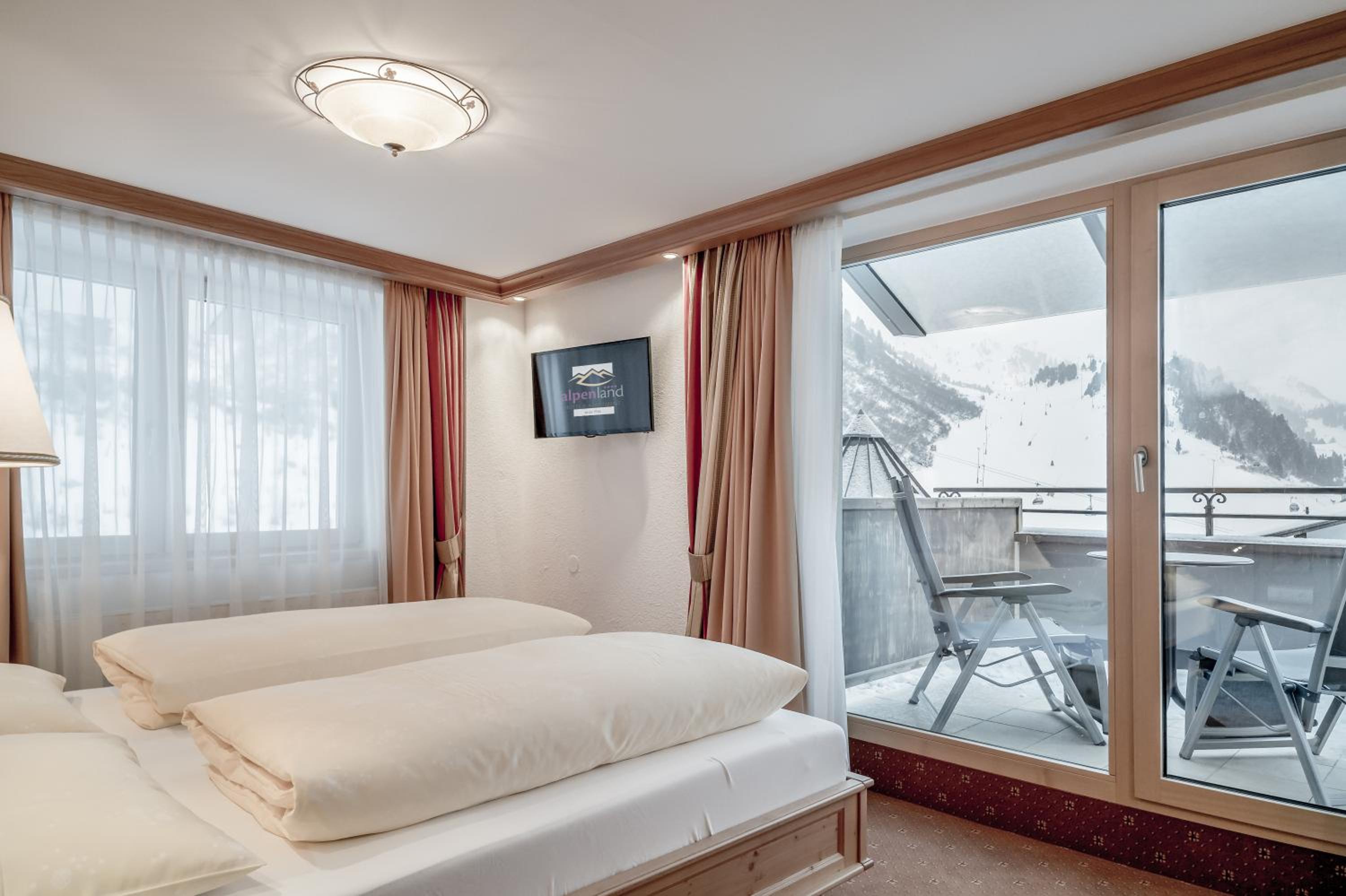 Junior Suite with Mountain View - Photo 5