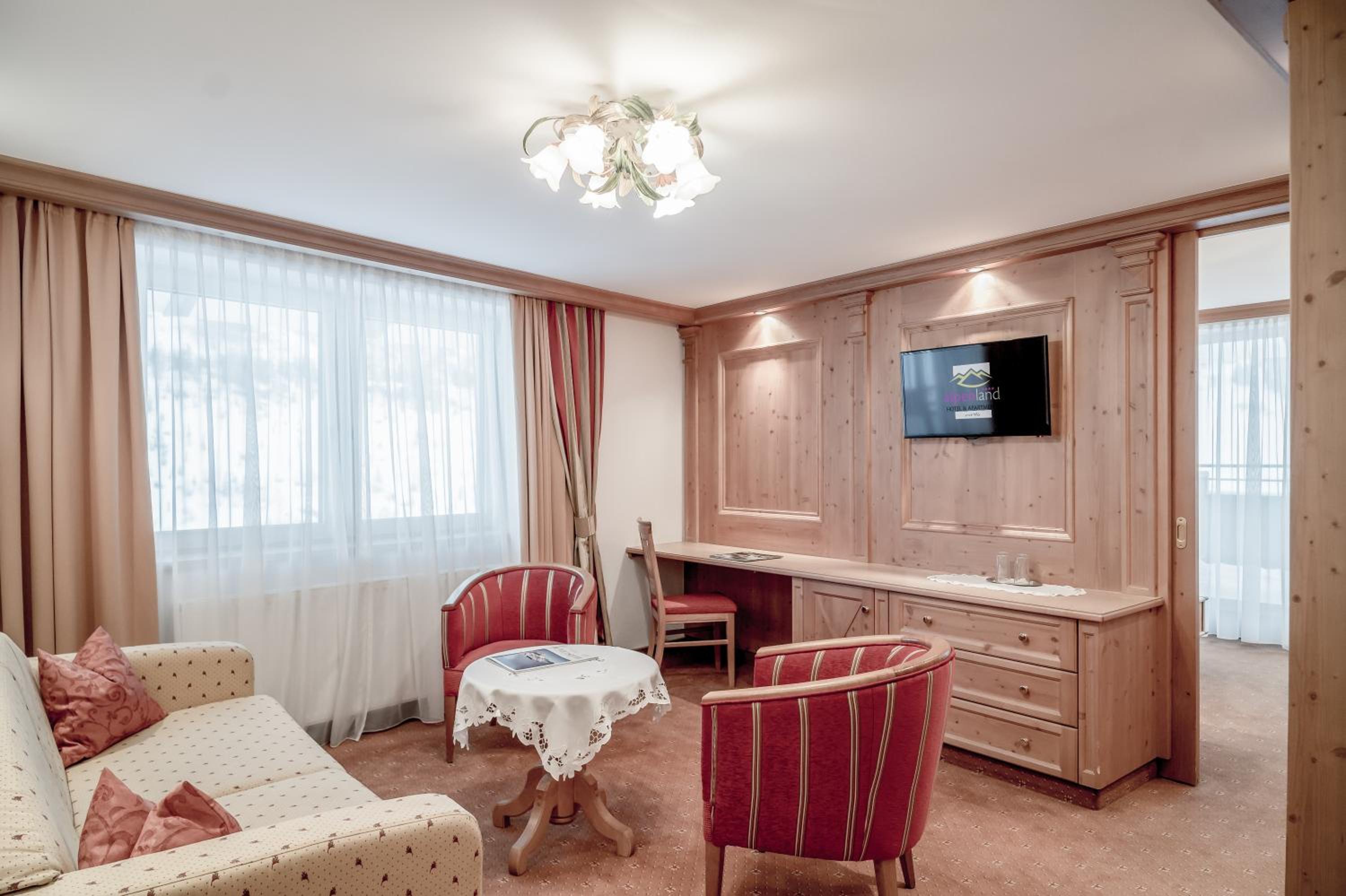 Junior Suite with Mountain View - Photo 6