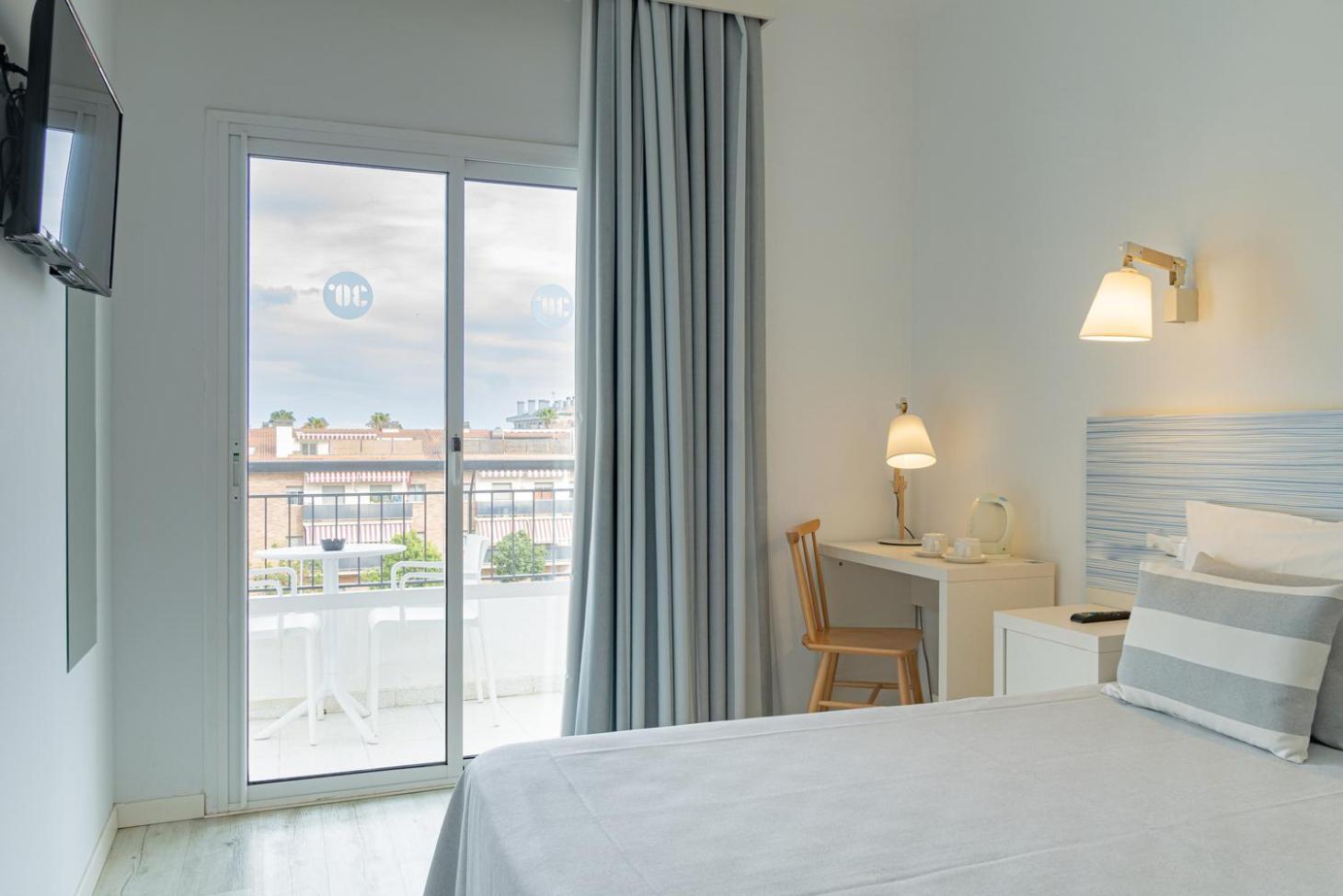 Deluxe Double Room - Photo 1
