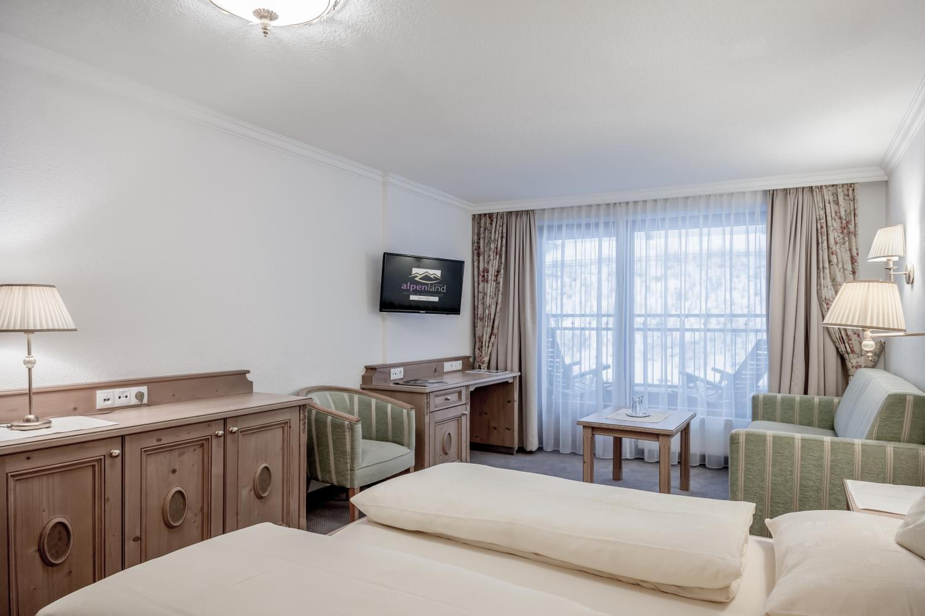 Comfort Double Room with Balcony - Photo 4