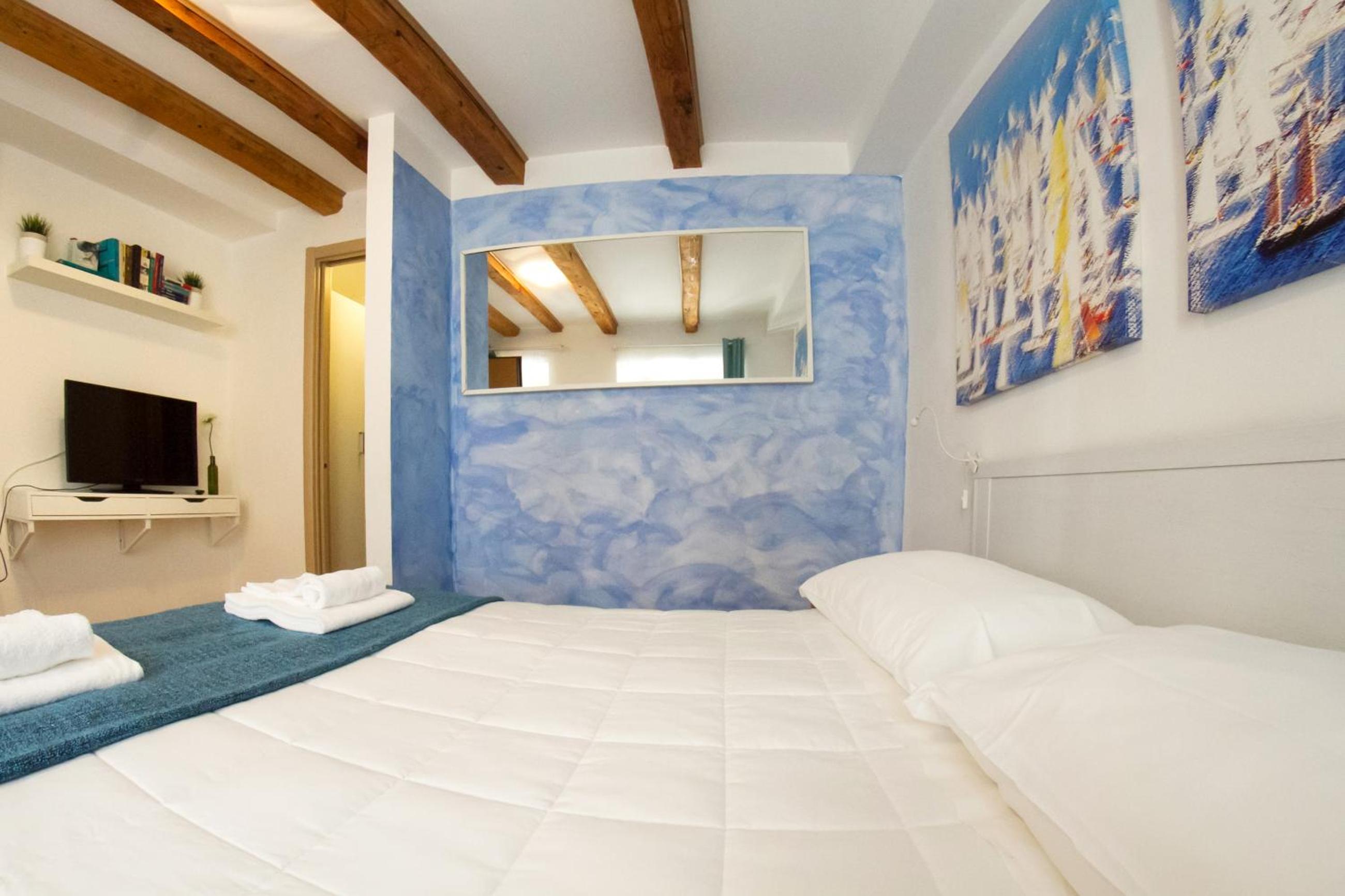 One-Bedroom Apartment - Photo 15