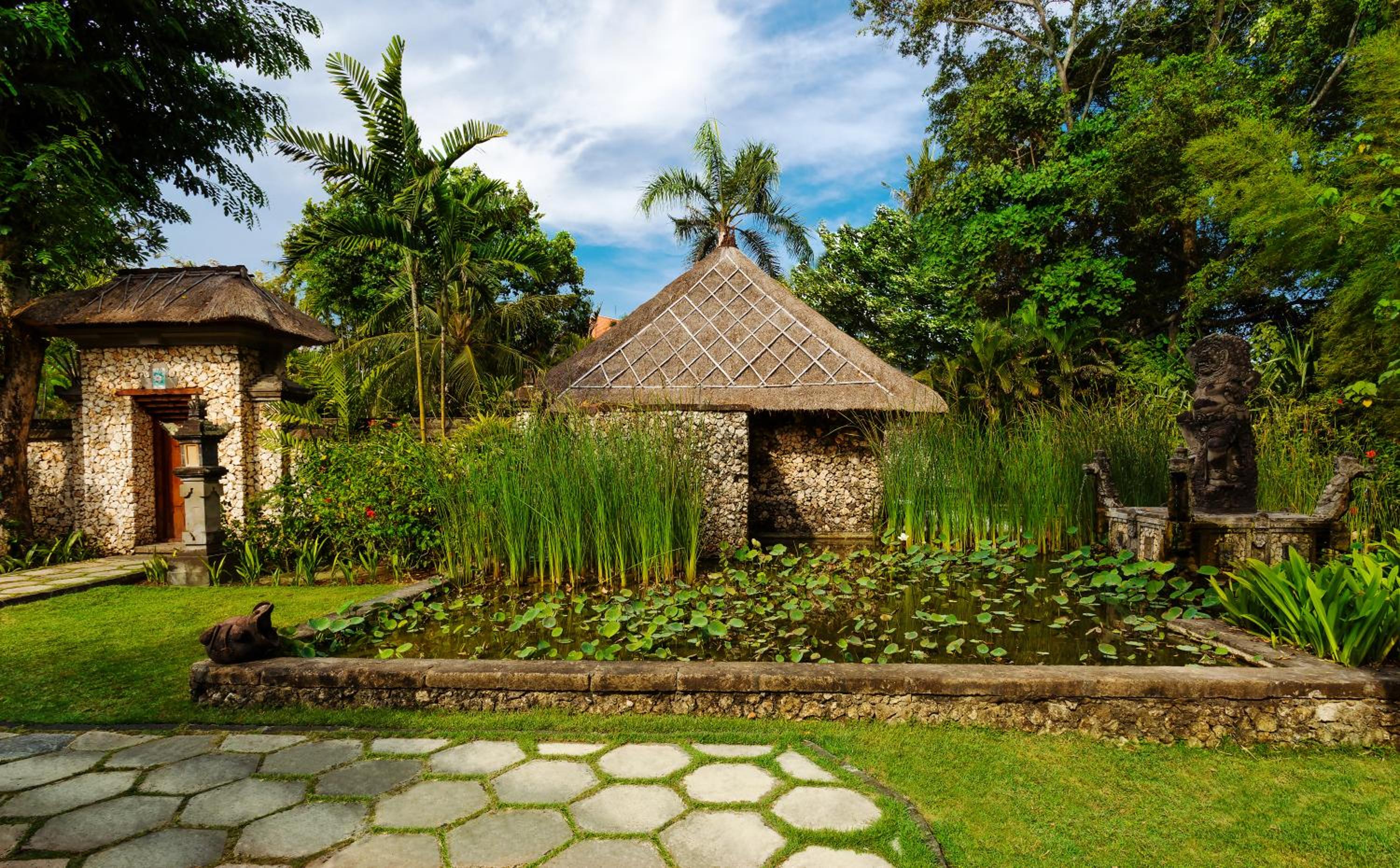 Luxury Villa, Garden View