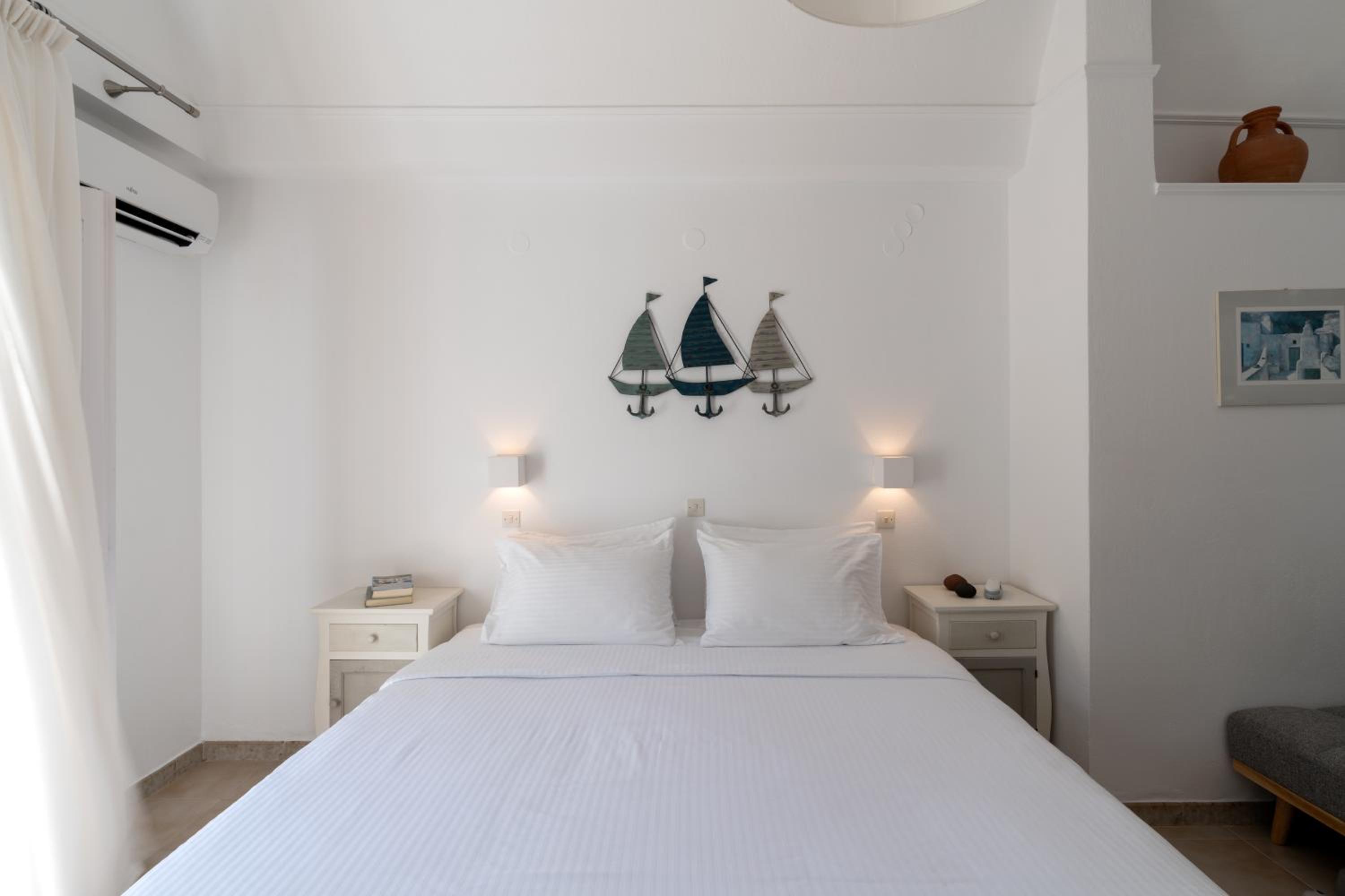 Deluxe Double or Twin Room with Pool View - Photo 2