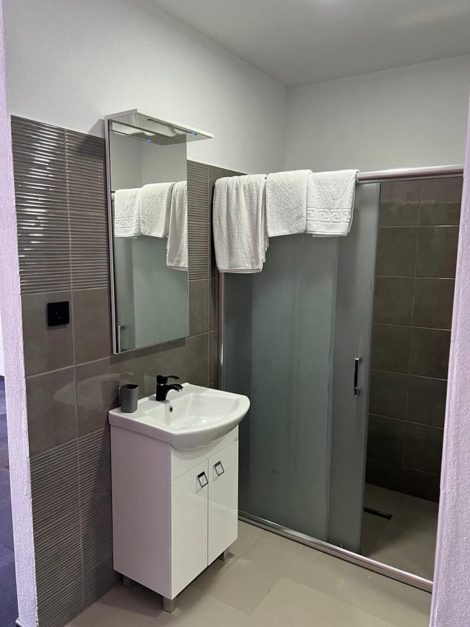 Deluxe Triple Room photo 2