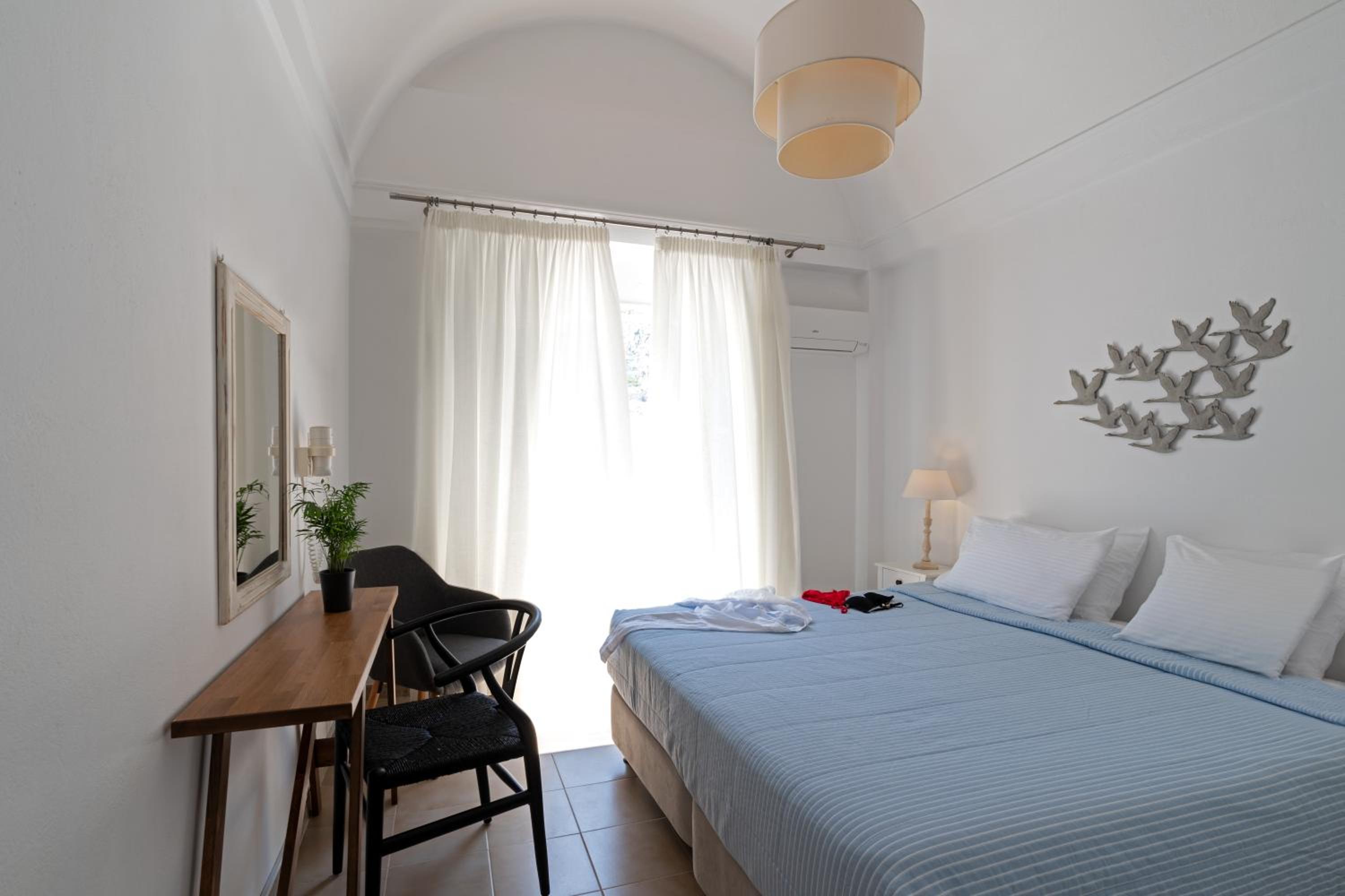 Deluxe Double or Twin Room with Pool View - Photo 1