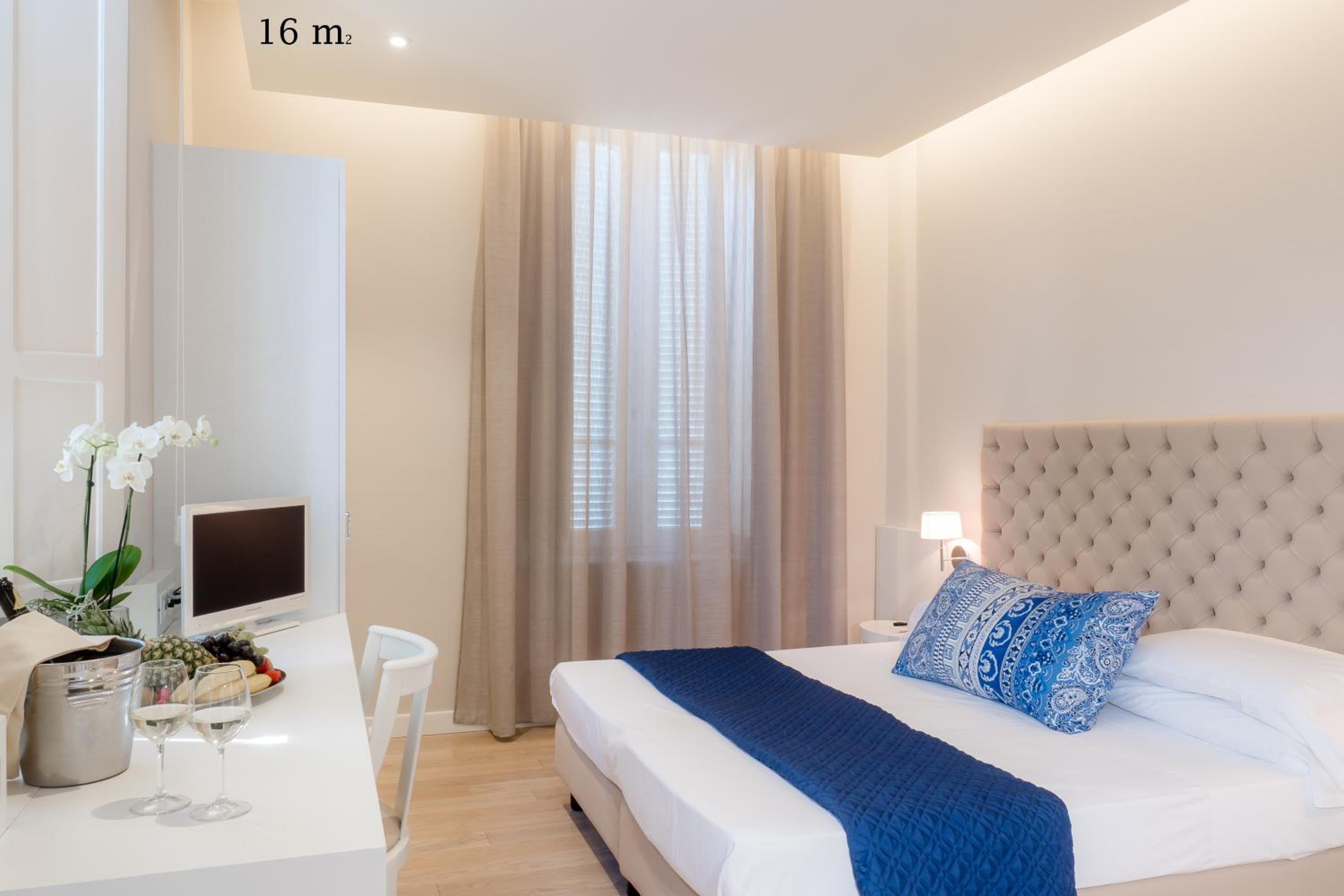 Deluxe Double or Twin Room with Pool View - Photo 1