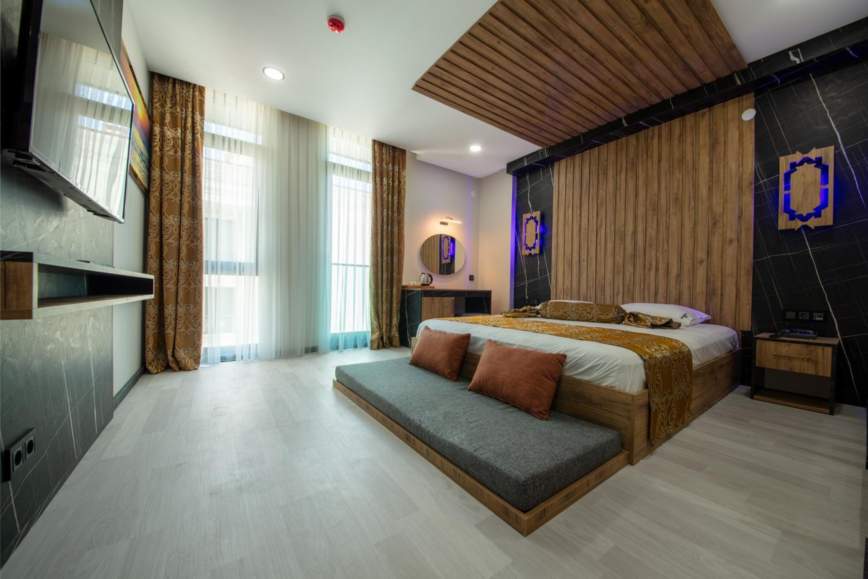 Standard Double Room - Photo 19