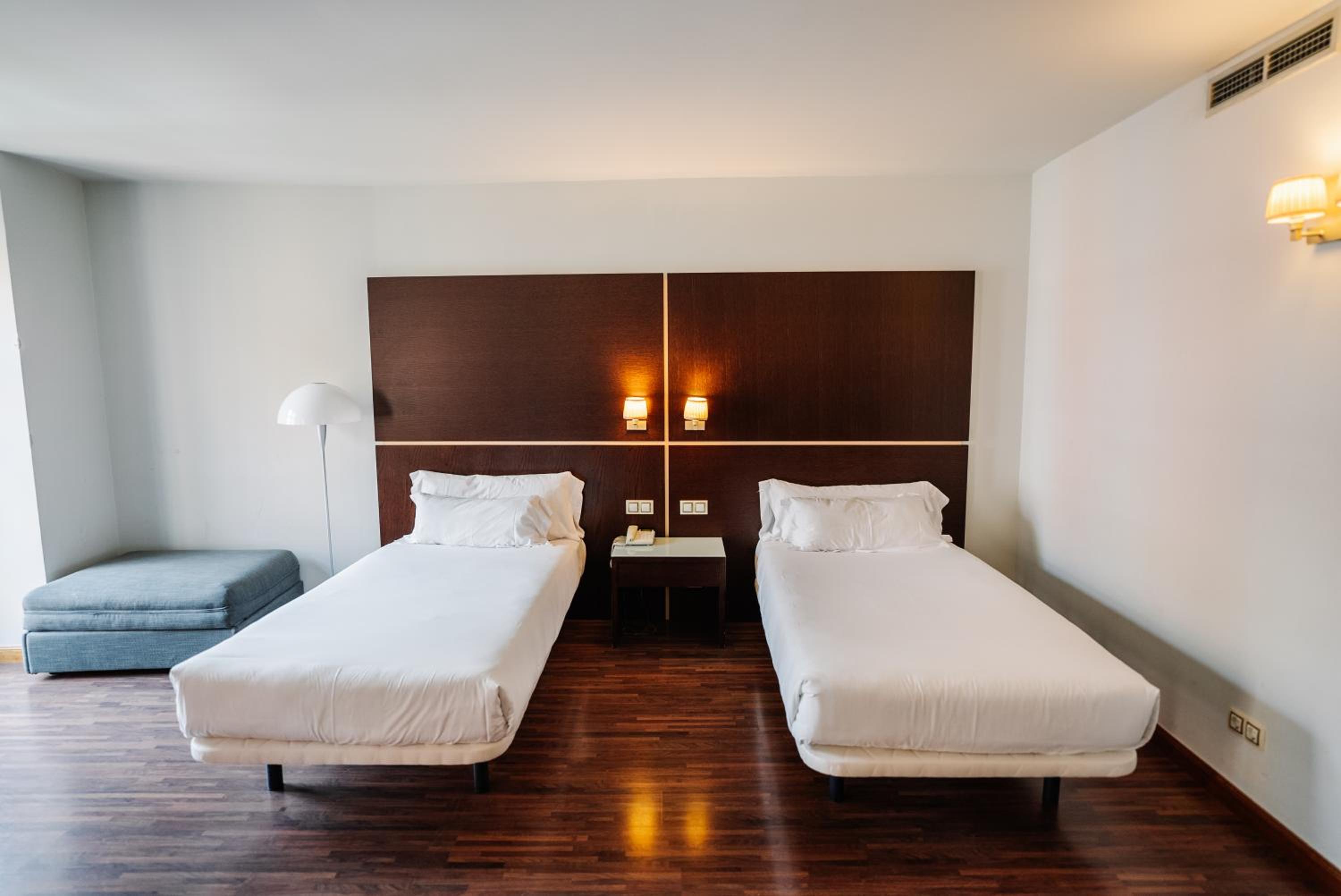 Twin Room  - Photo 2