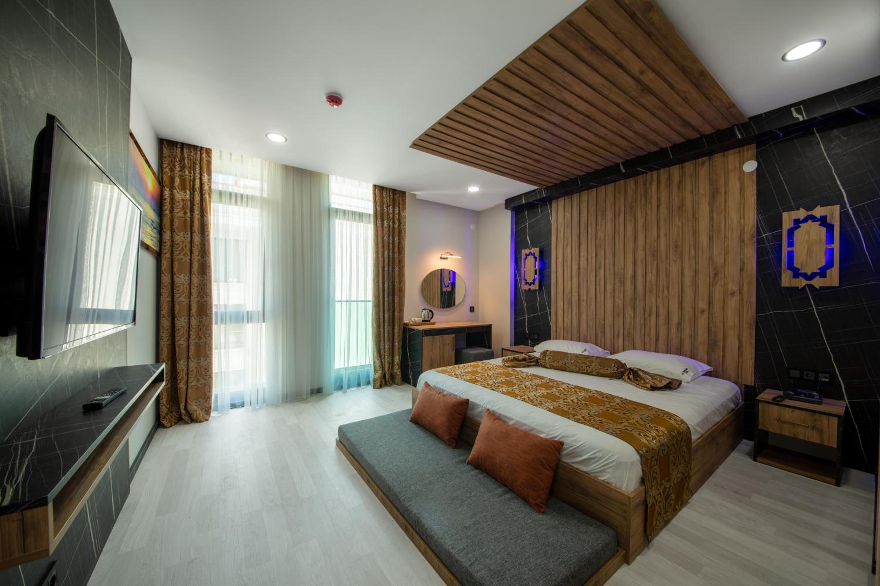 Standard Double Room - Photo 12