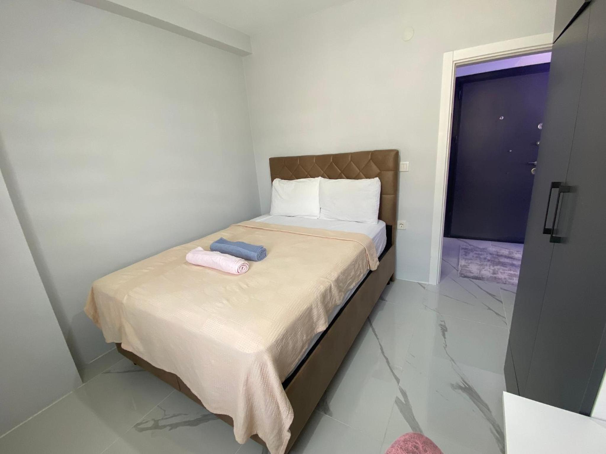One-Bedroom Apartment - Photo 32