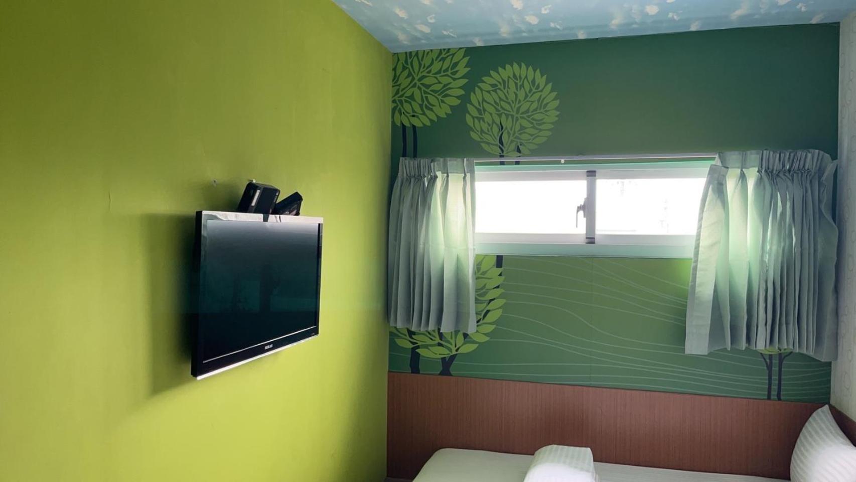 Quadruple Room with Private Bathroom photo 1