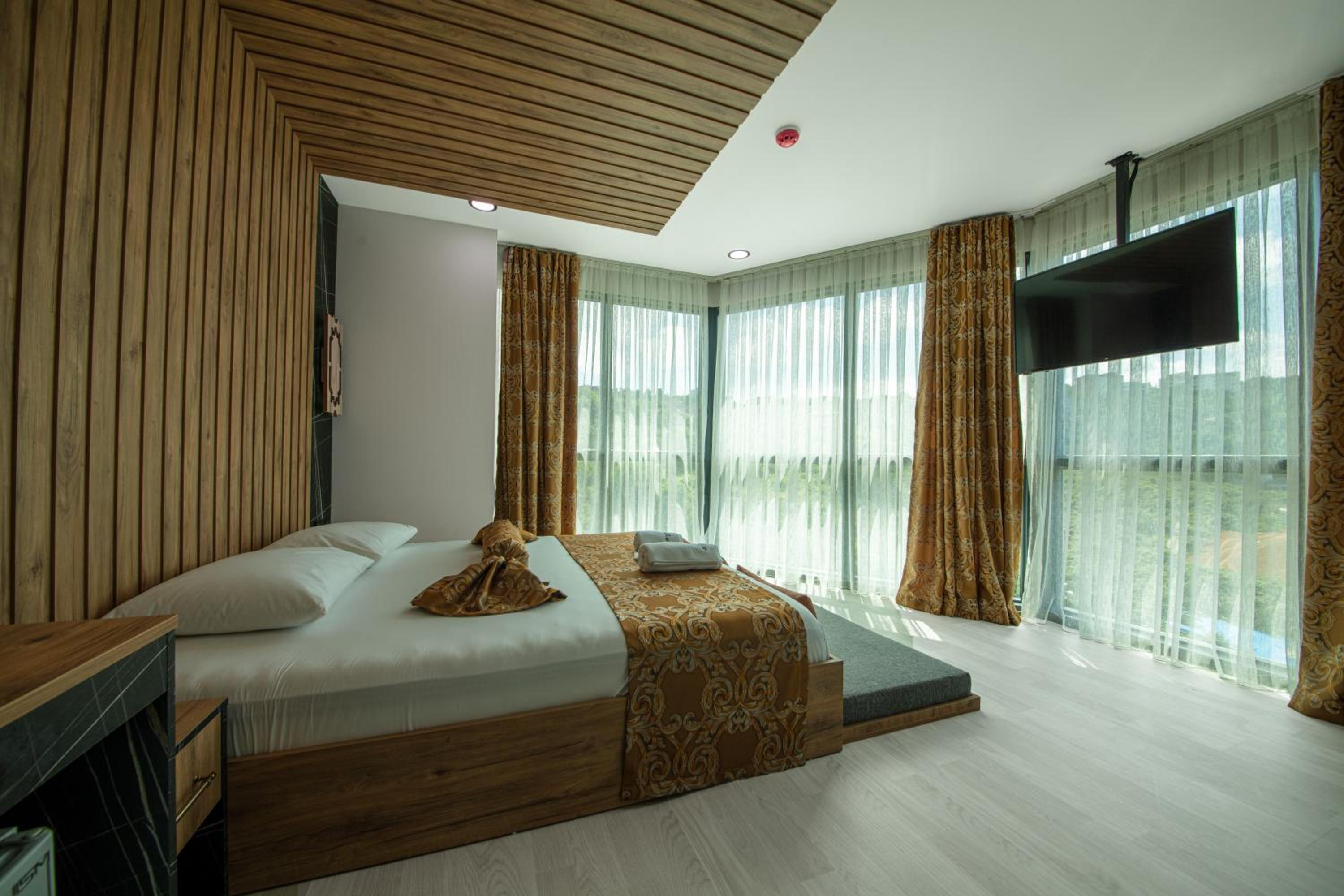 Double Room - Photo 16