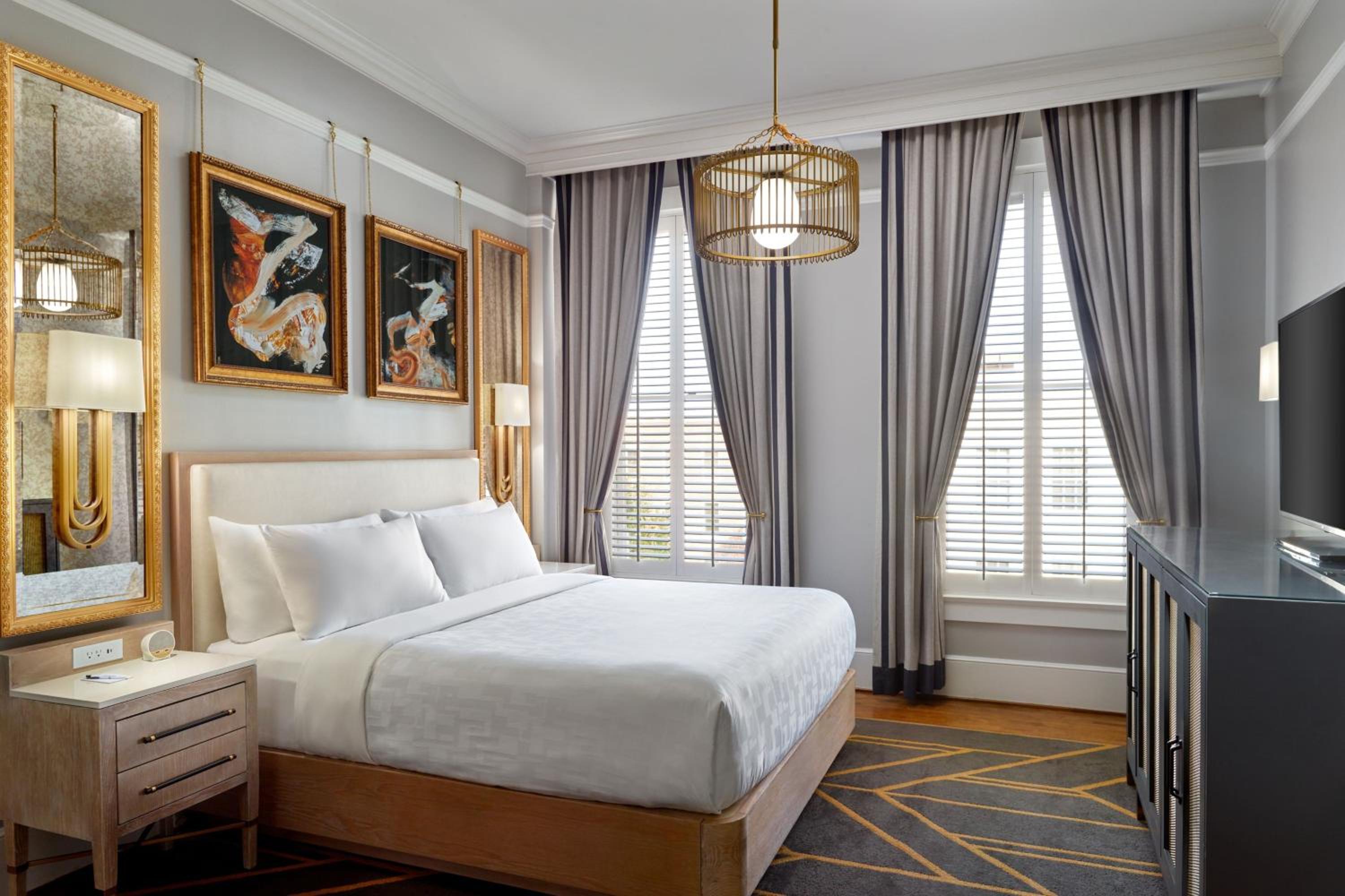 Deluxe King Room - Photo 4