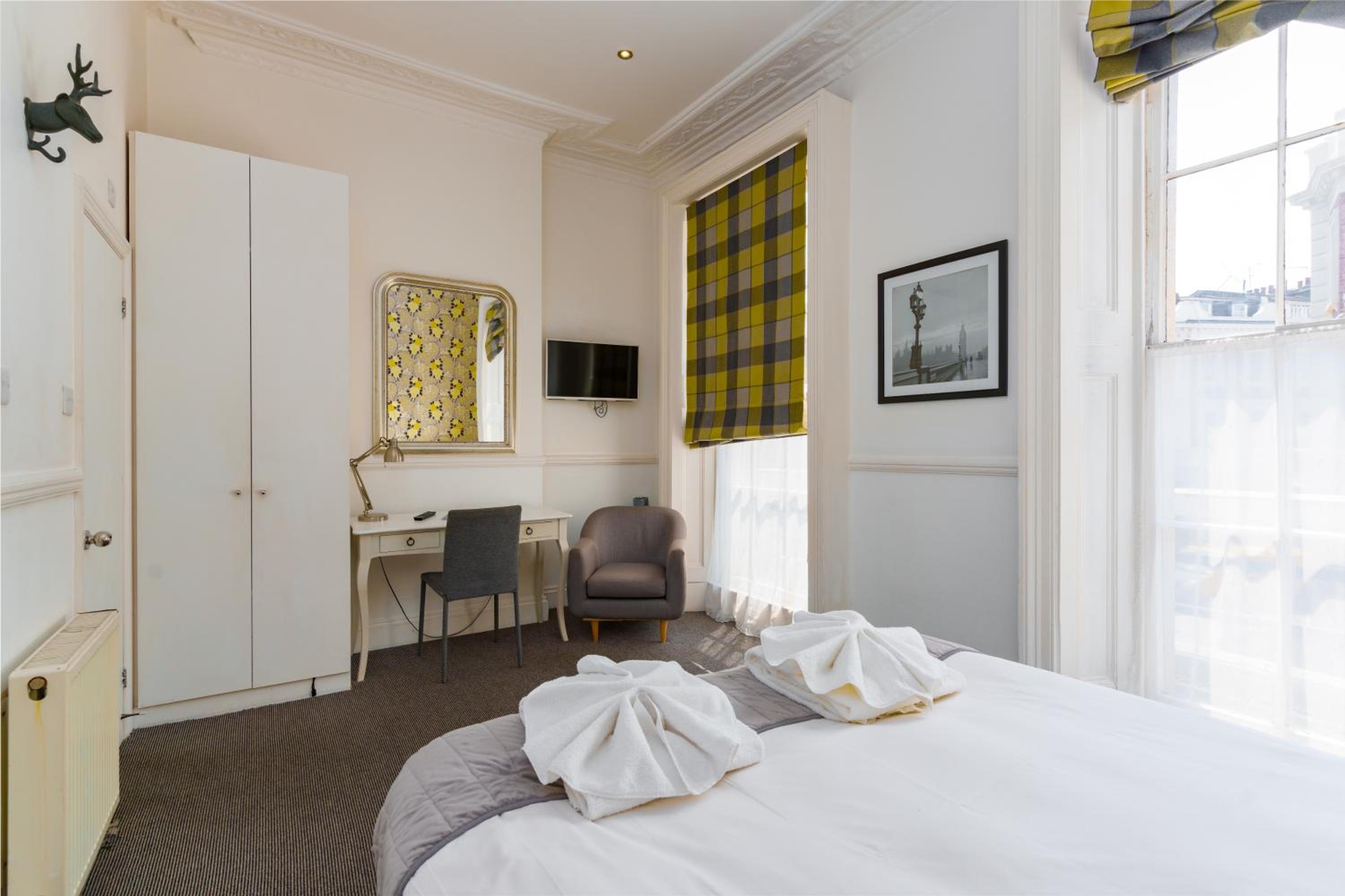 Double Room with Private Bathroom photo 1
