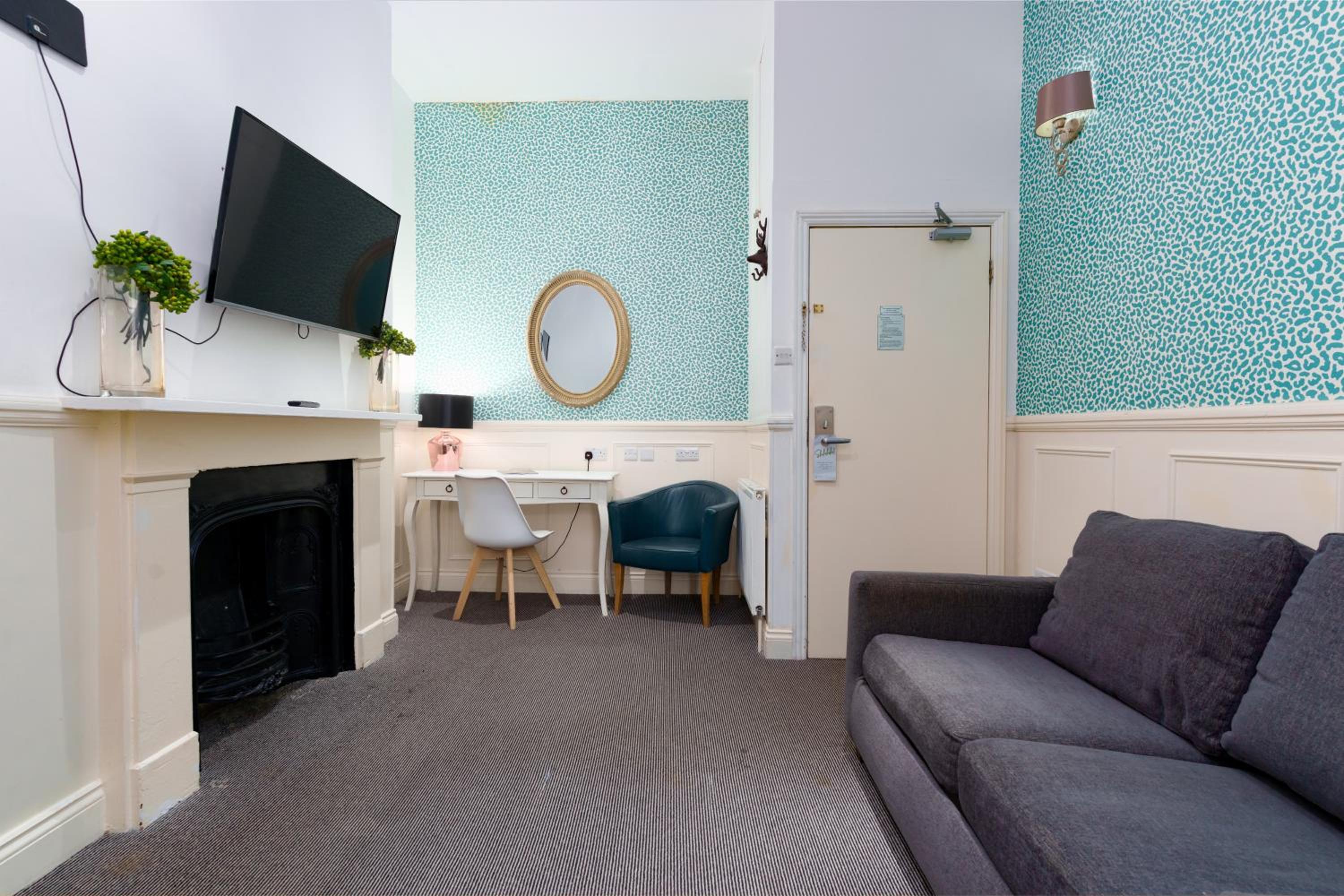Family Room photo 3