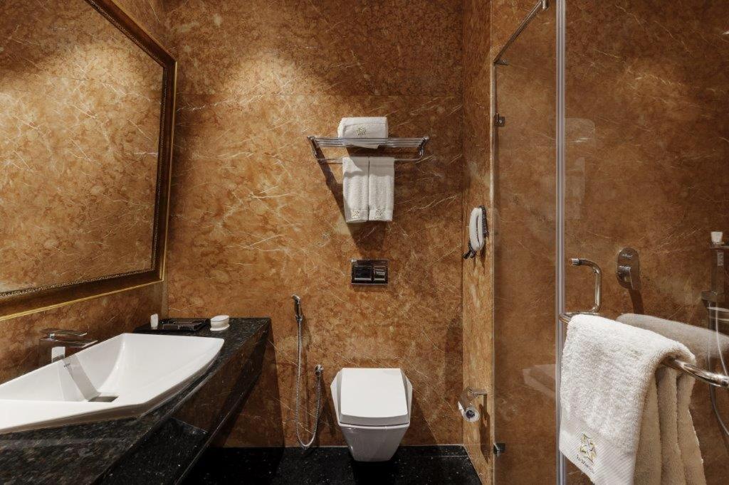 Executive Room - Photo 5