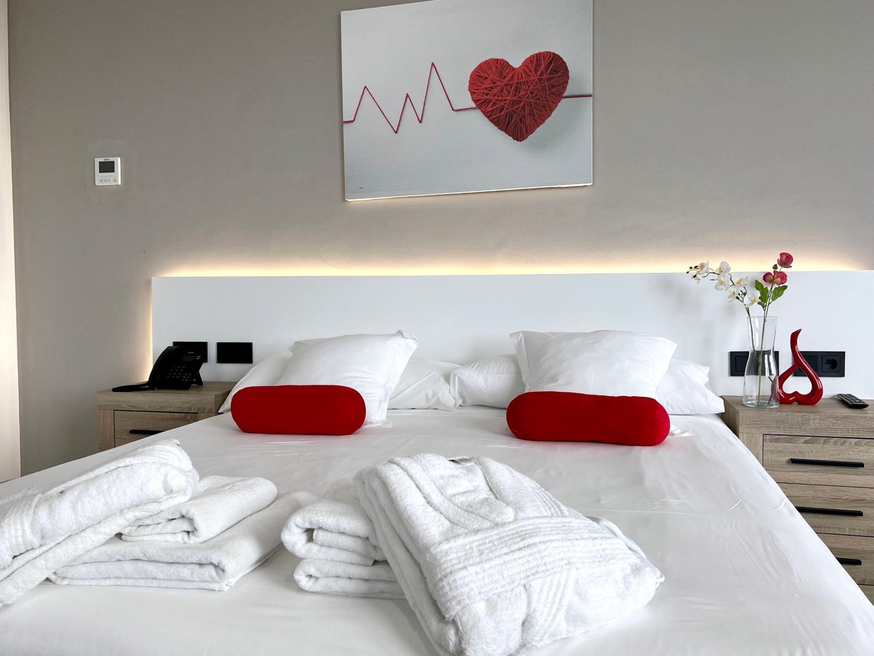 Studio Apartment - Photo 18
