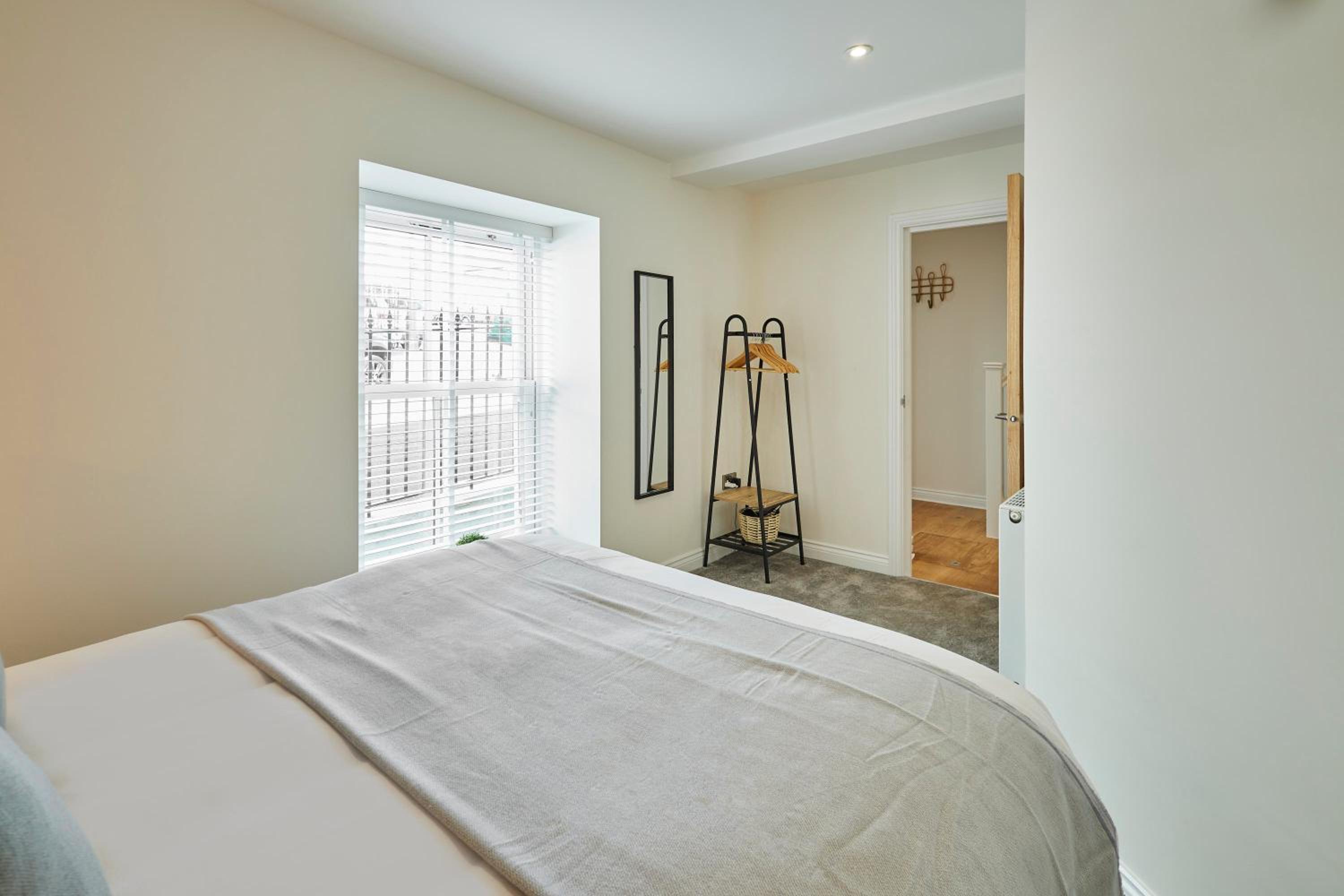 Three-Bedroom House photo 2