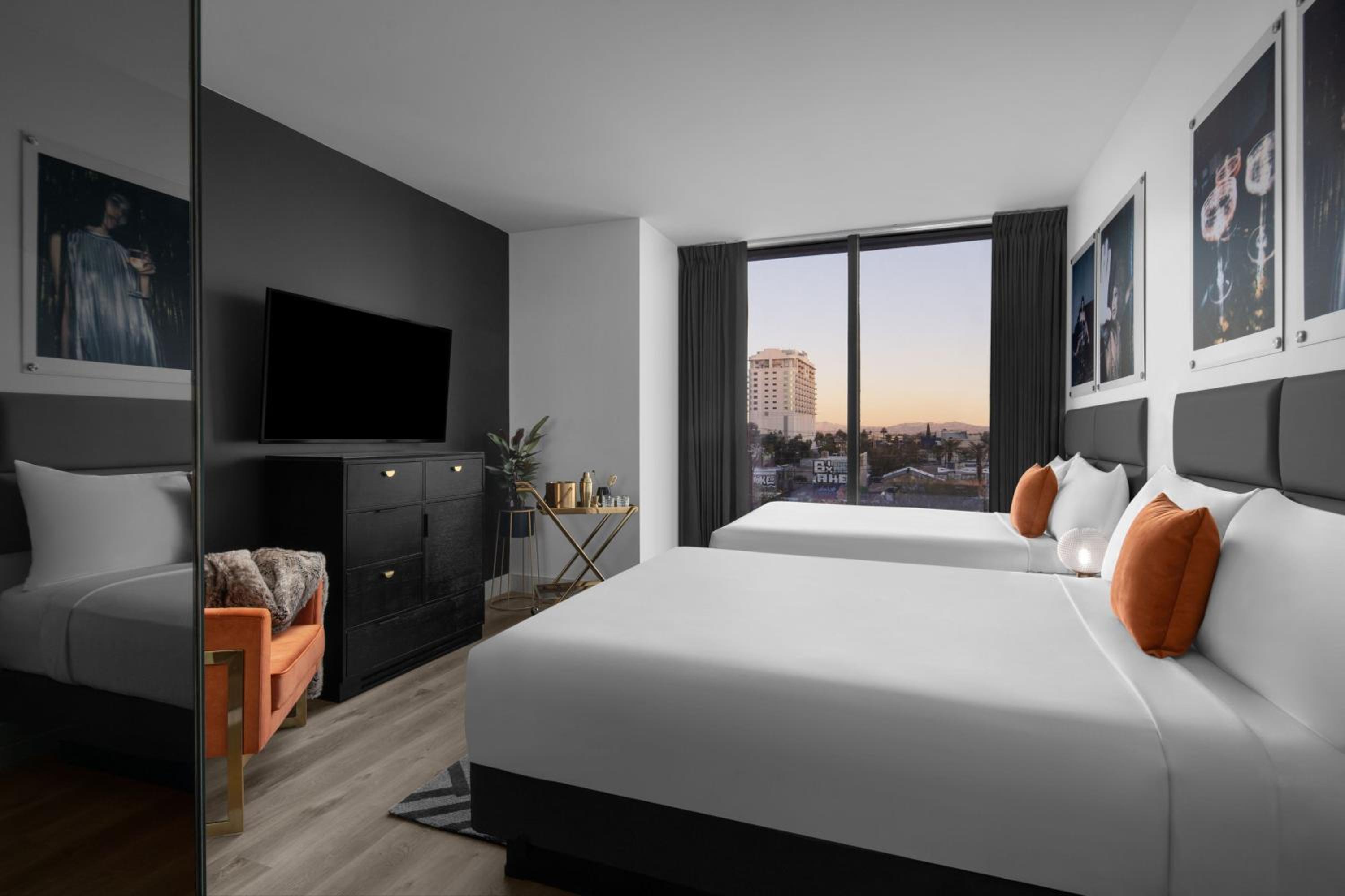 Deluxe Queen Room with Two Queen Beds - Photo 2