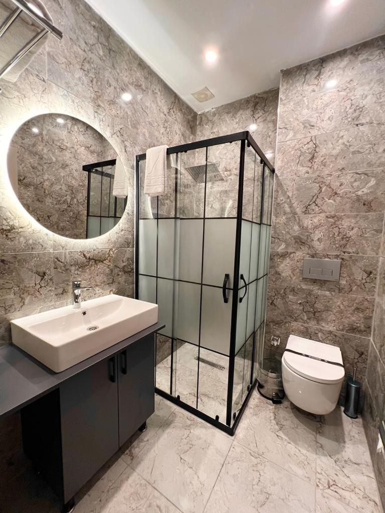 Family Room With Private Bathroom photo 3