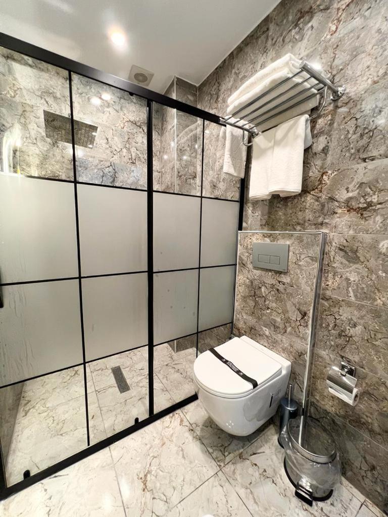 Family Room With Private Bathroom photo 2
