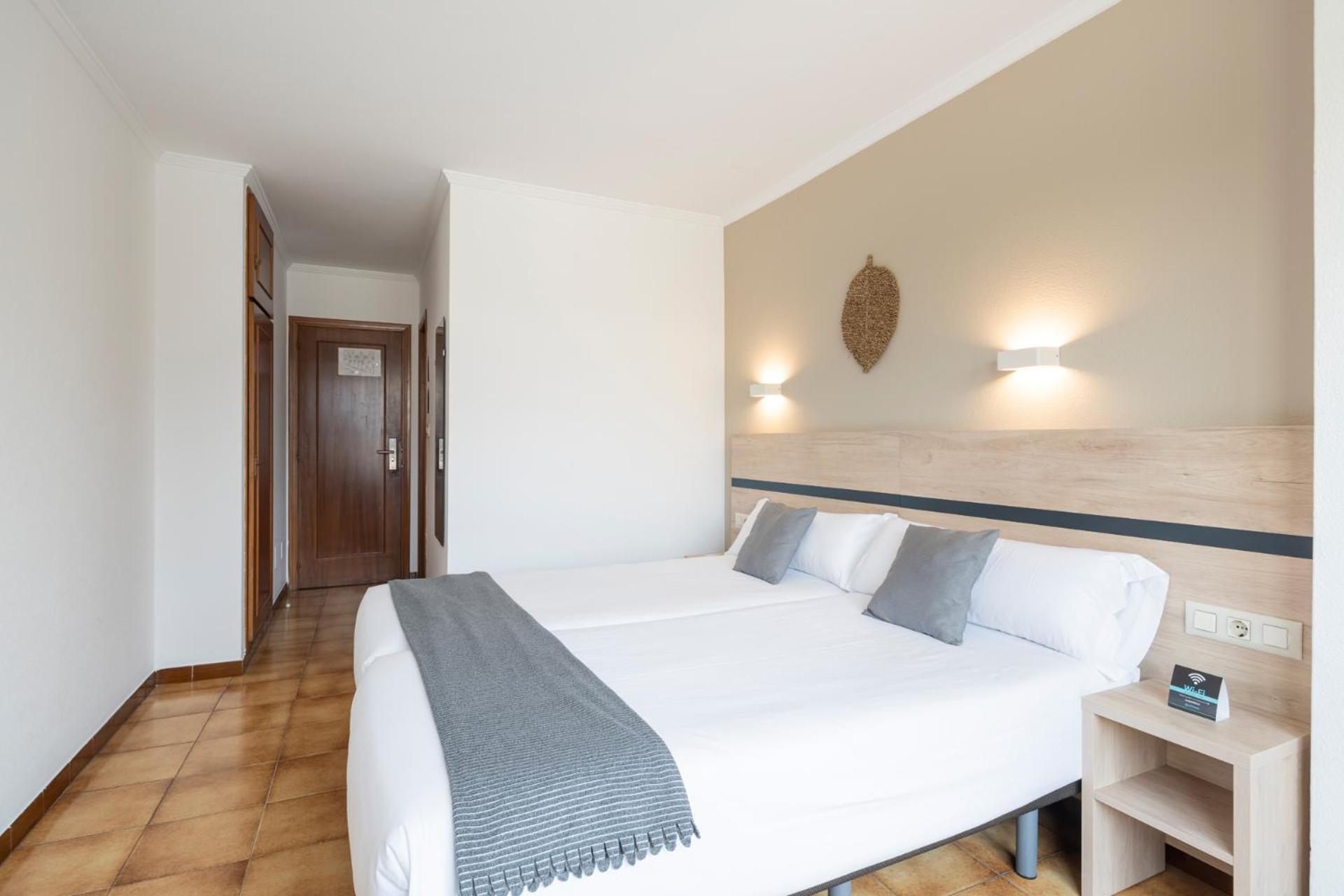 Budget Double Room photo 2