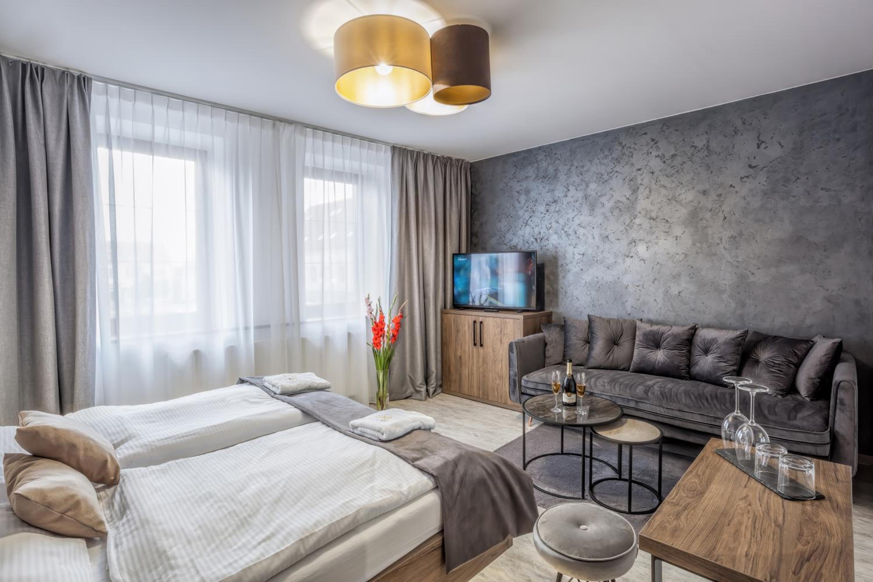 Standard Double Room - Photo 9