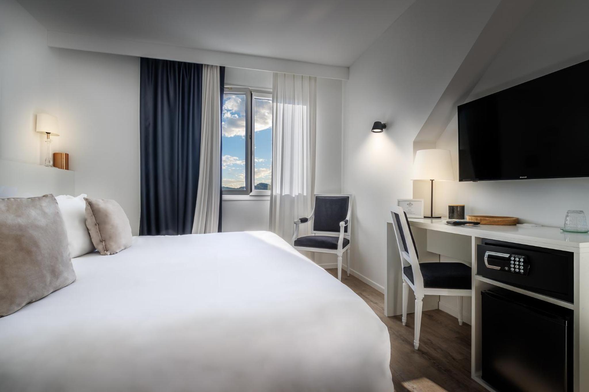 King Room with Sanctuary View and Free Spa access  - Photo 1