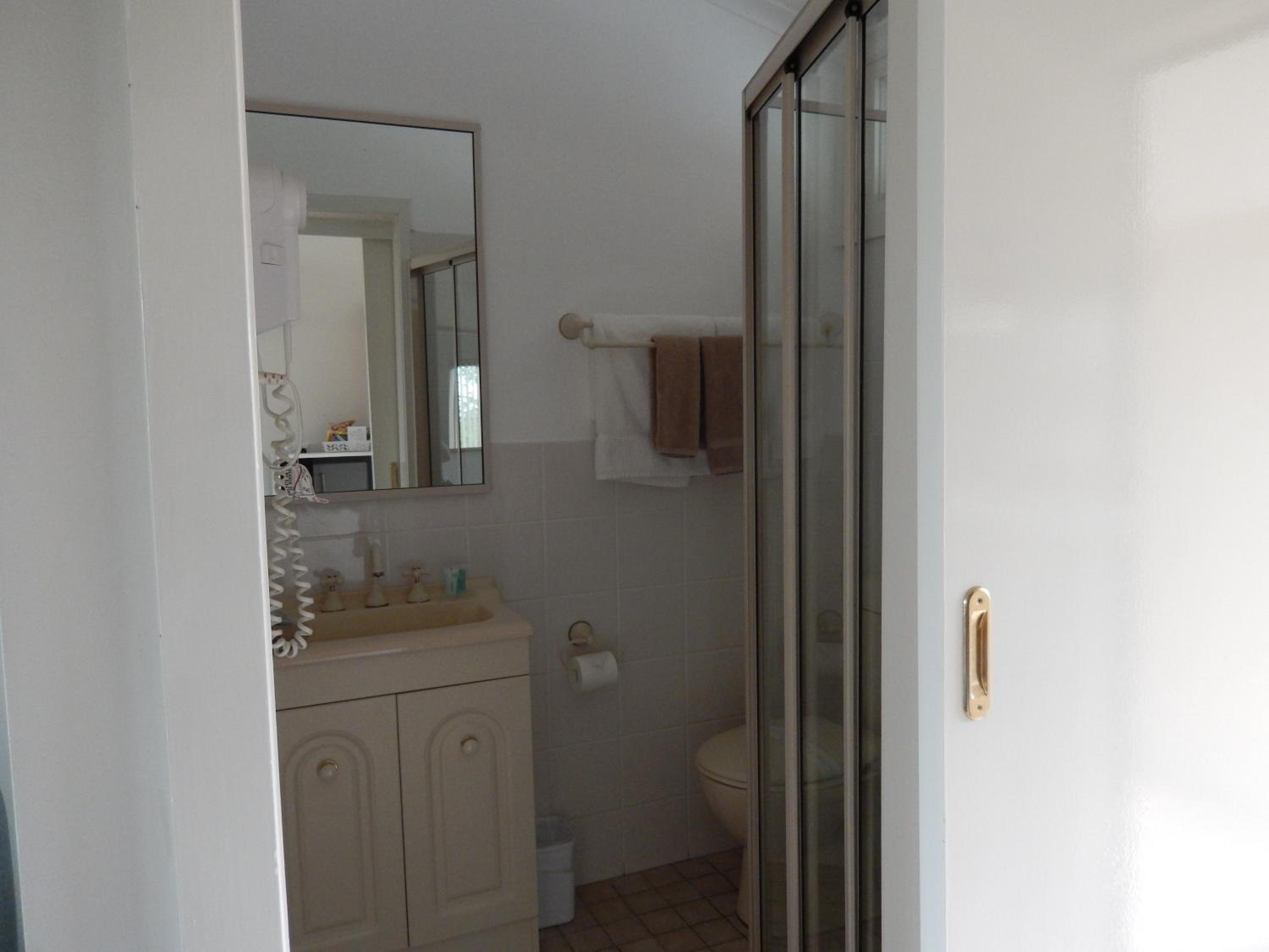 Standard Twin Room photo 3