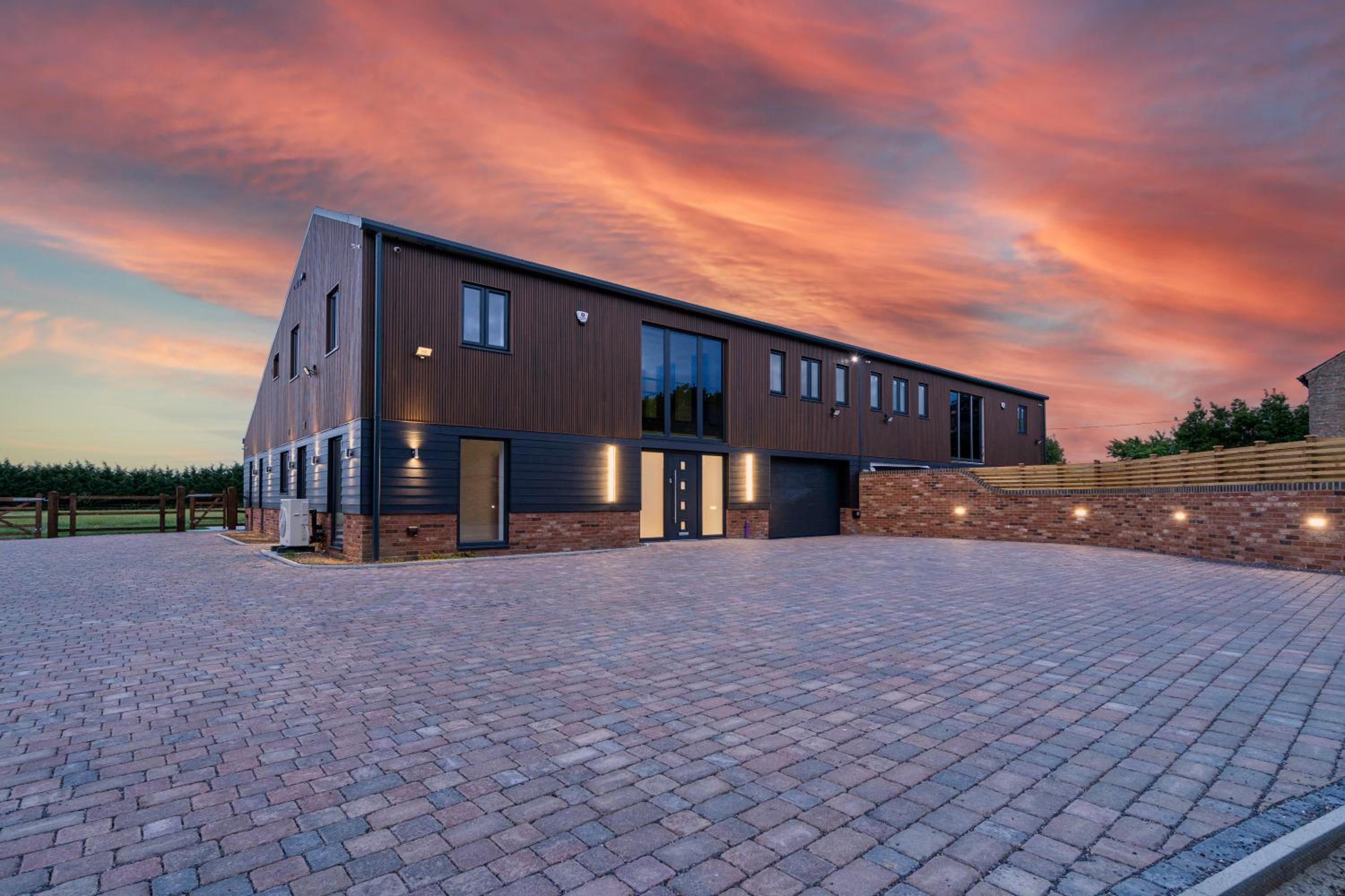 Four-Bedroom House photo 2