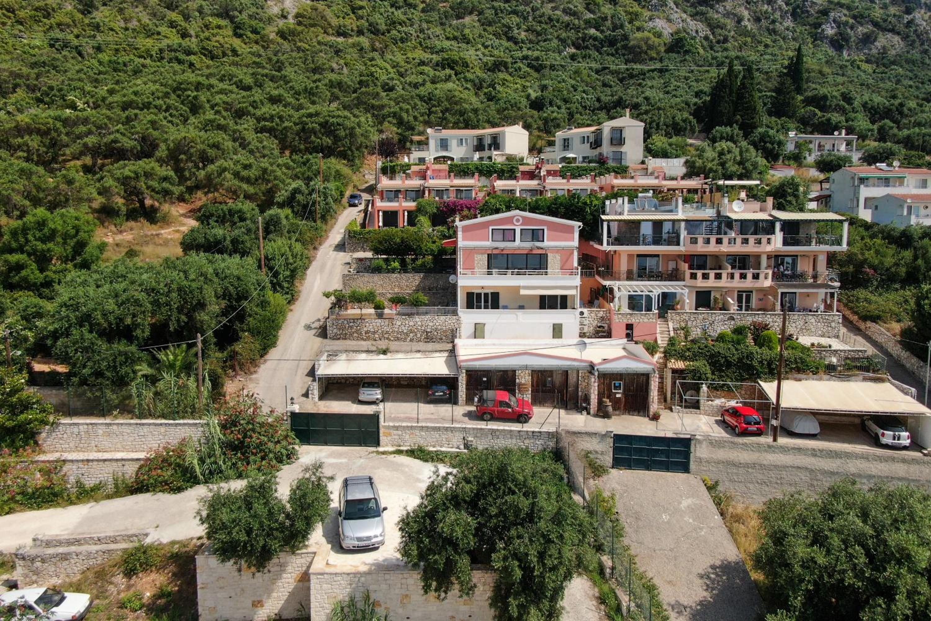 Two-Bedroom Deluxe Apartment with Ocean View photo 2