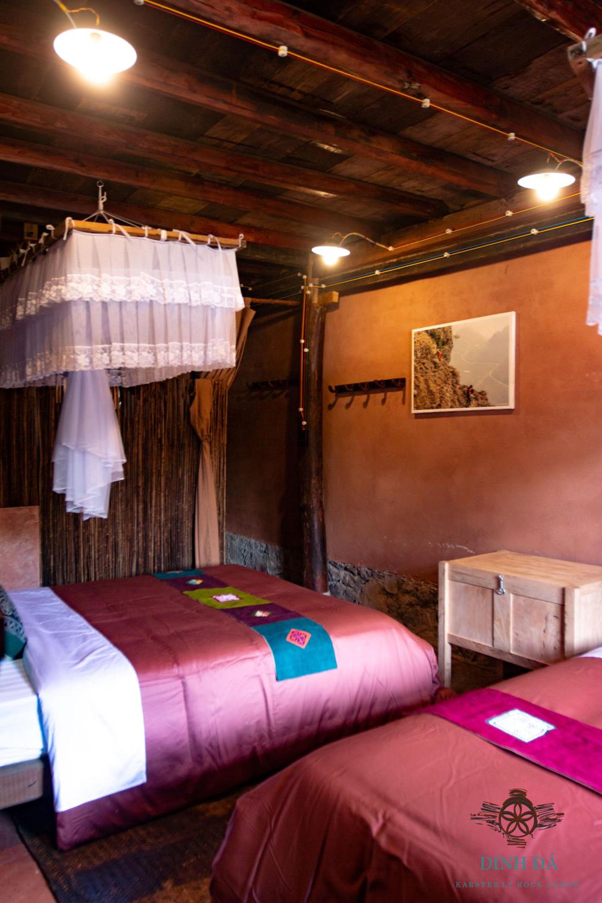 Family Room with Private Bathroom - Photo 3