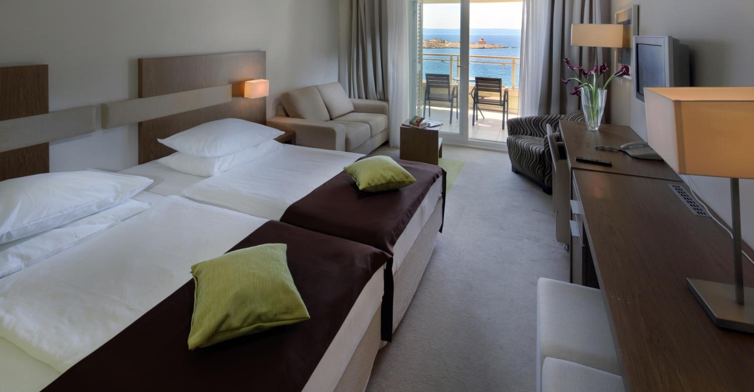Superior Double Room with Balcony with Sea View - Photo 3
